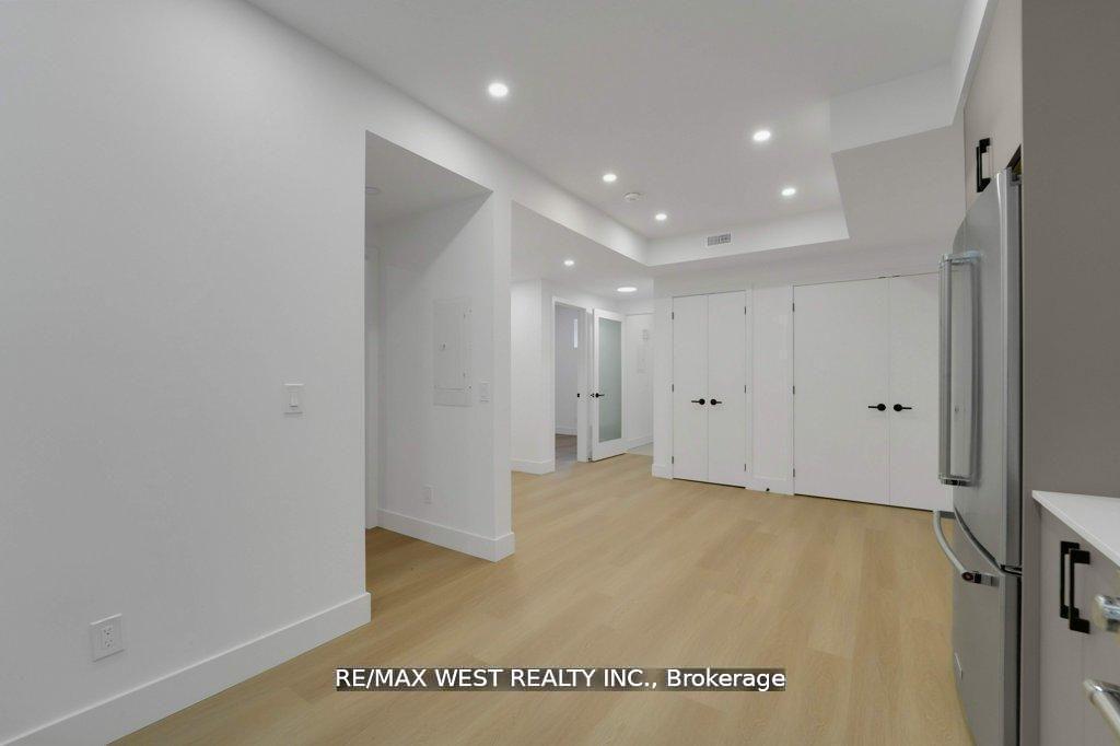 Photo 41 of 661 Winona Drive, Toronto, Oakwood Village — HOMEH