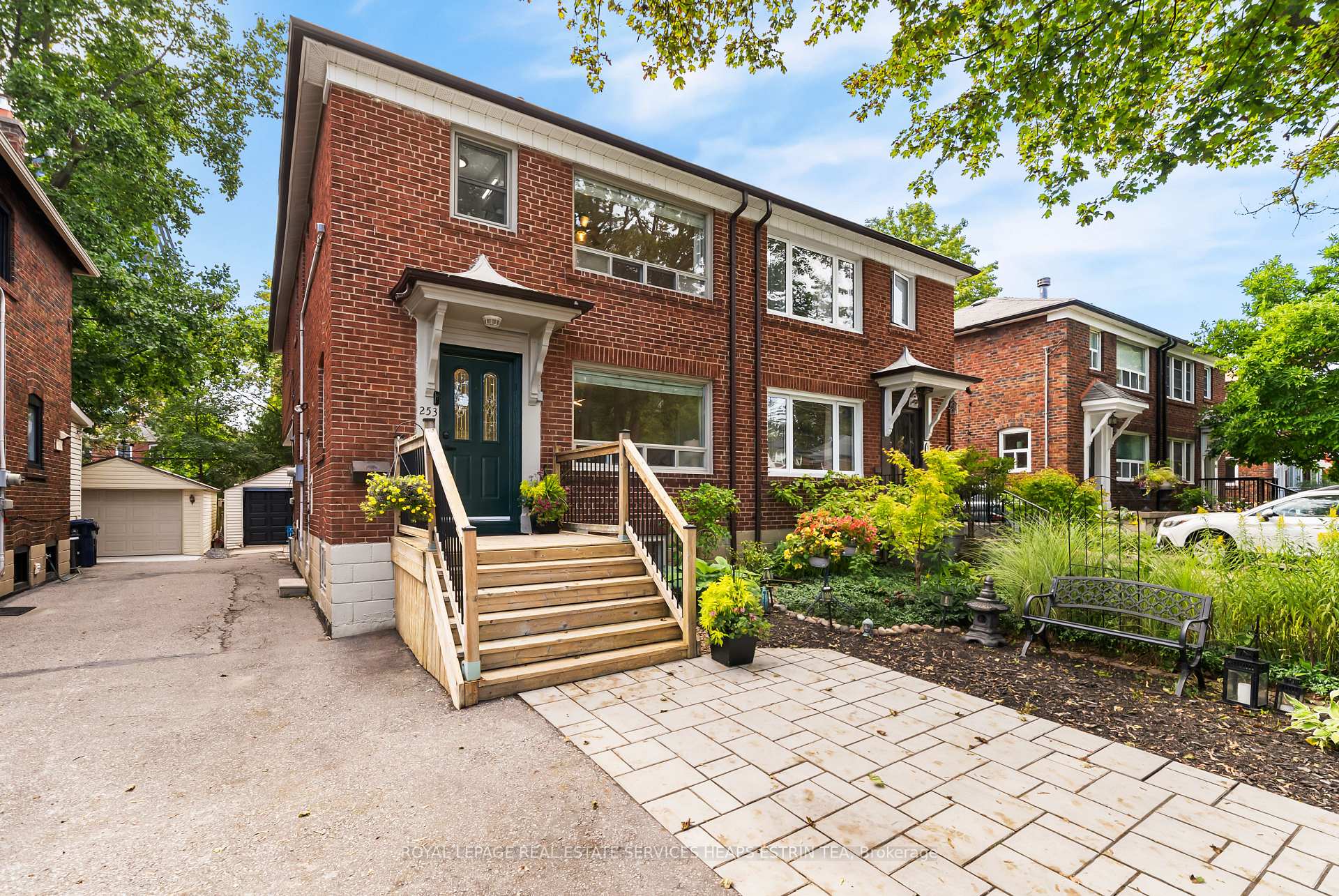Photo 1 of 253 Donlea Drive, Toronto, Leaside — HOMEH