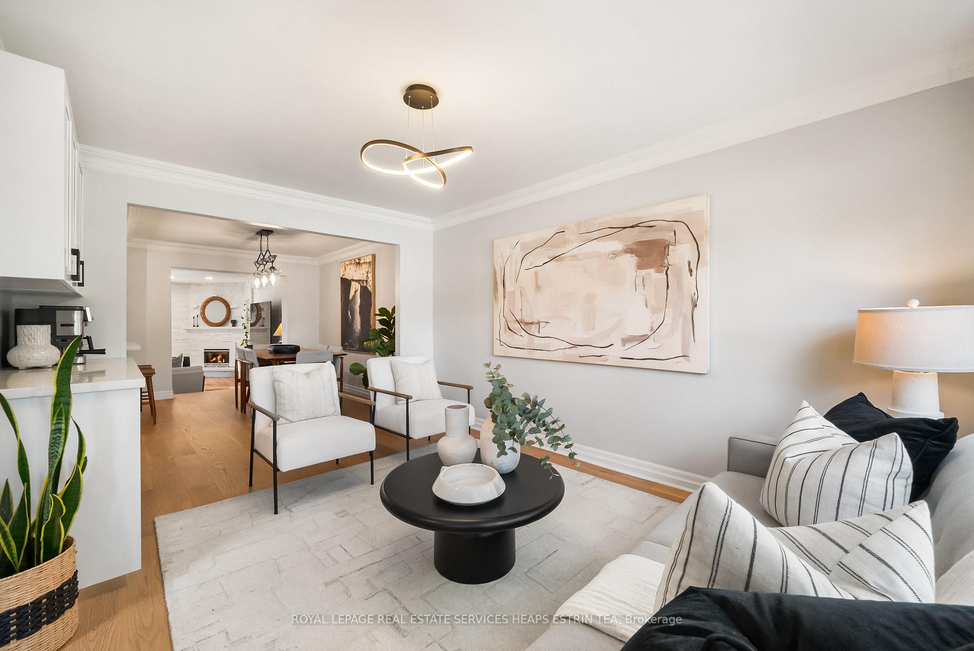 Photo 3 of 253 Donlea Drive, Toronto, Leaside — HOMEH