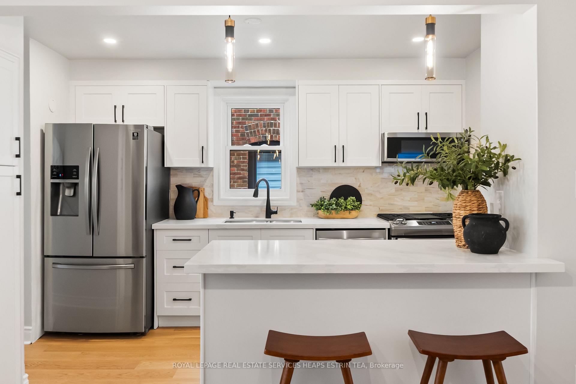 Photo 10 of 253 Donlea Drive, Toronto, Leaside — HOMEH