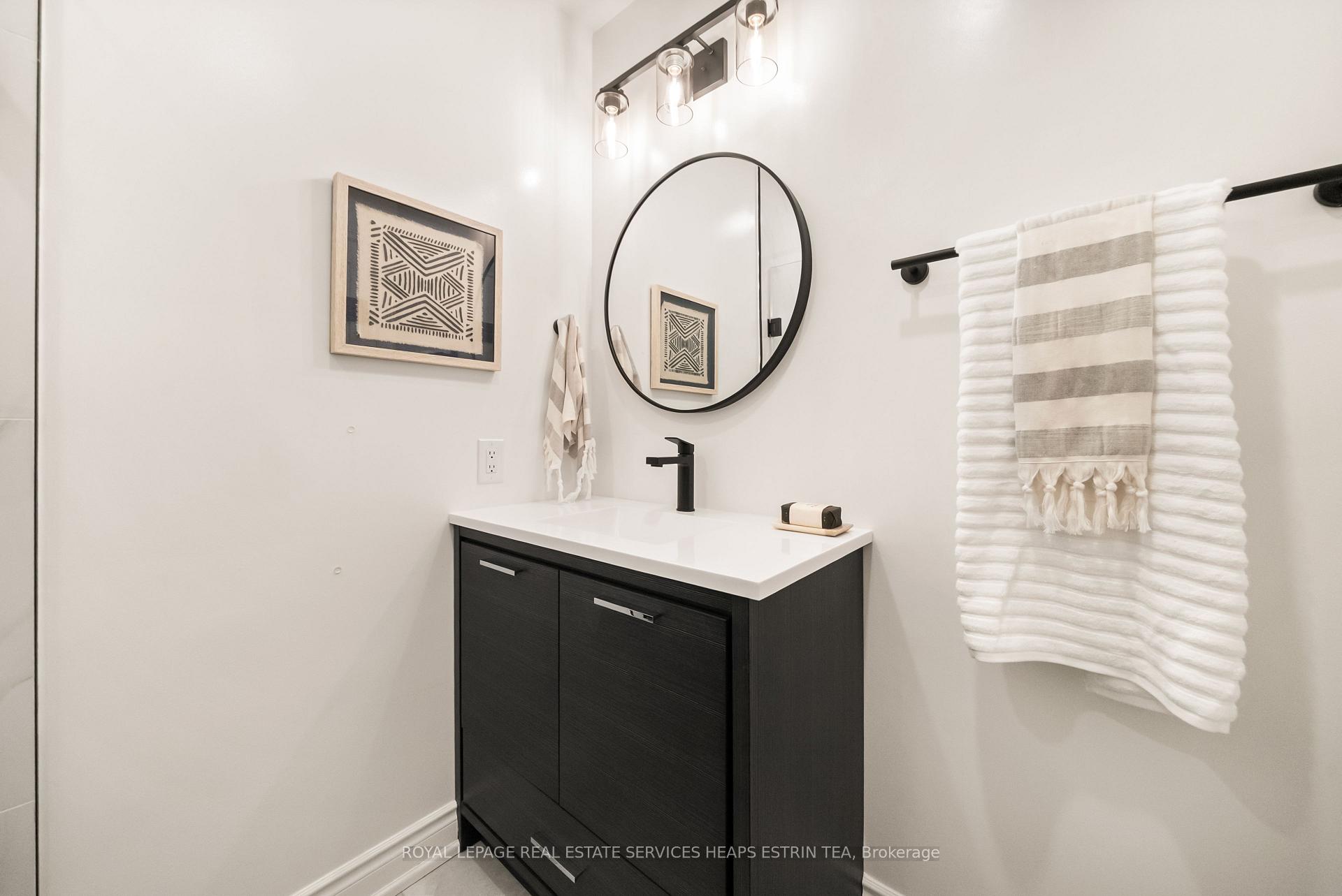 Photo 20 of 253 Donlea Drive, Toronto, Leaside — HOMEH