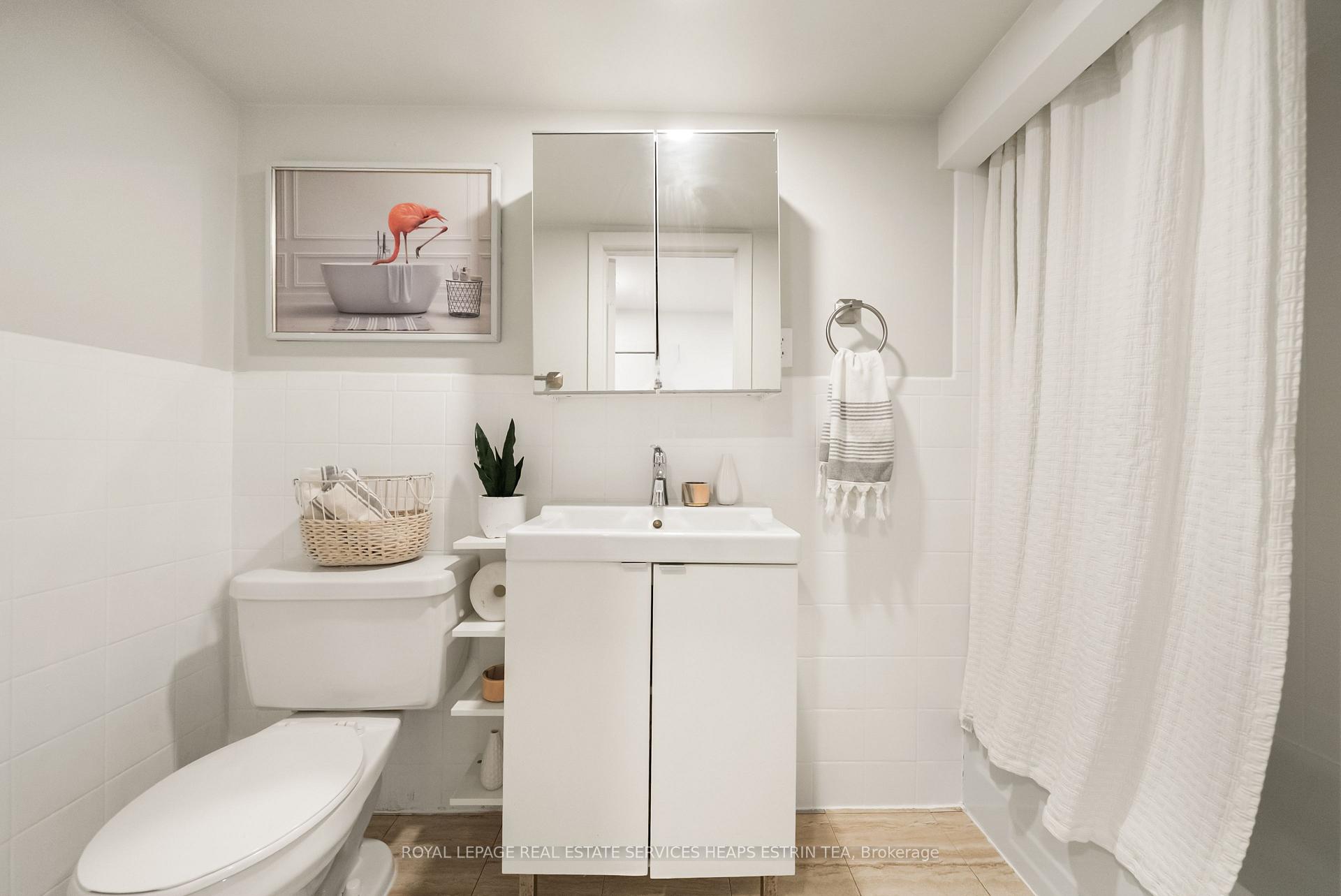 Photo 33 of 253 Donlea Drive, Toronto, Leaside — HOMEH