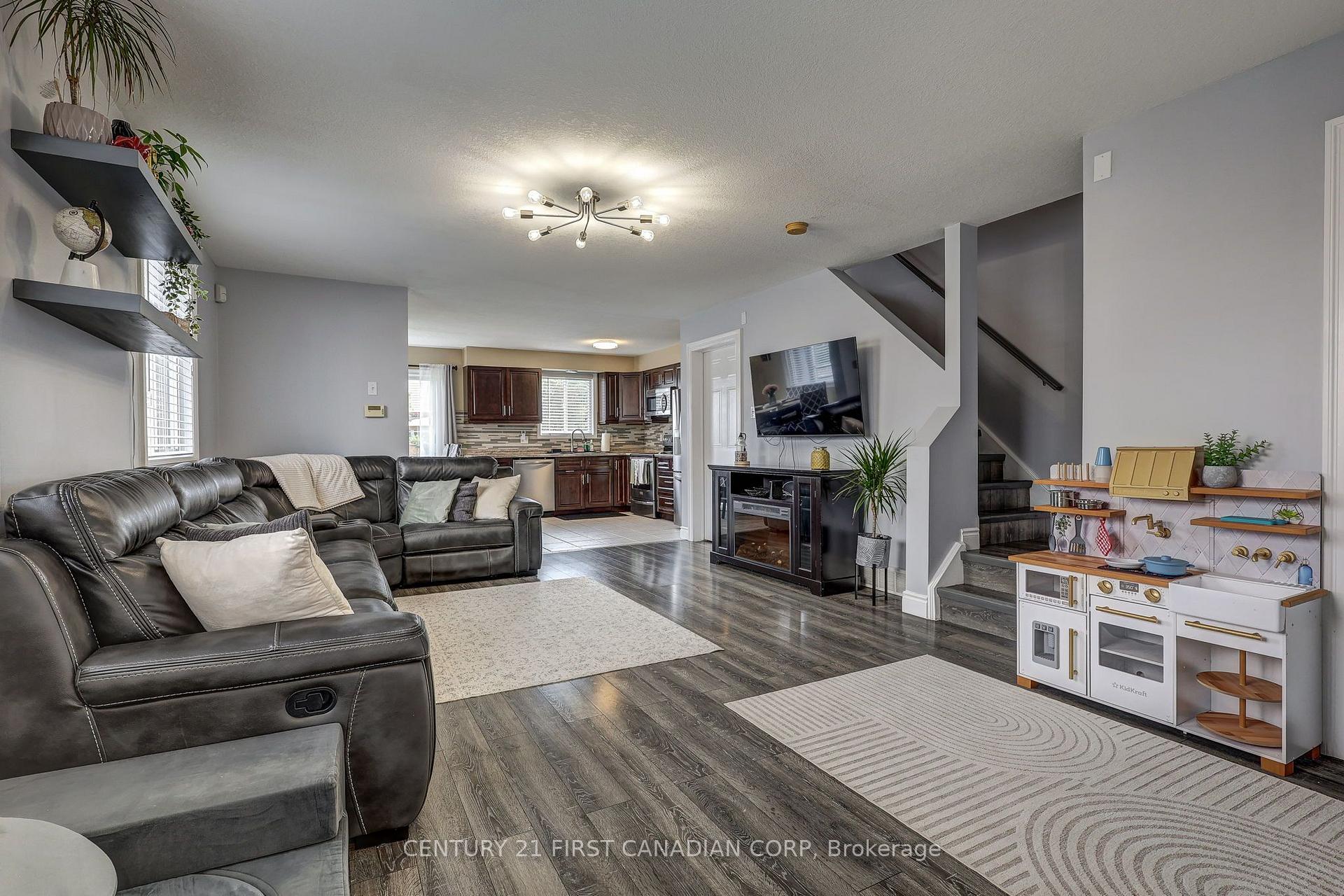 Photo 5 of 232 Ridgeview Place, London, East A — HOMEH