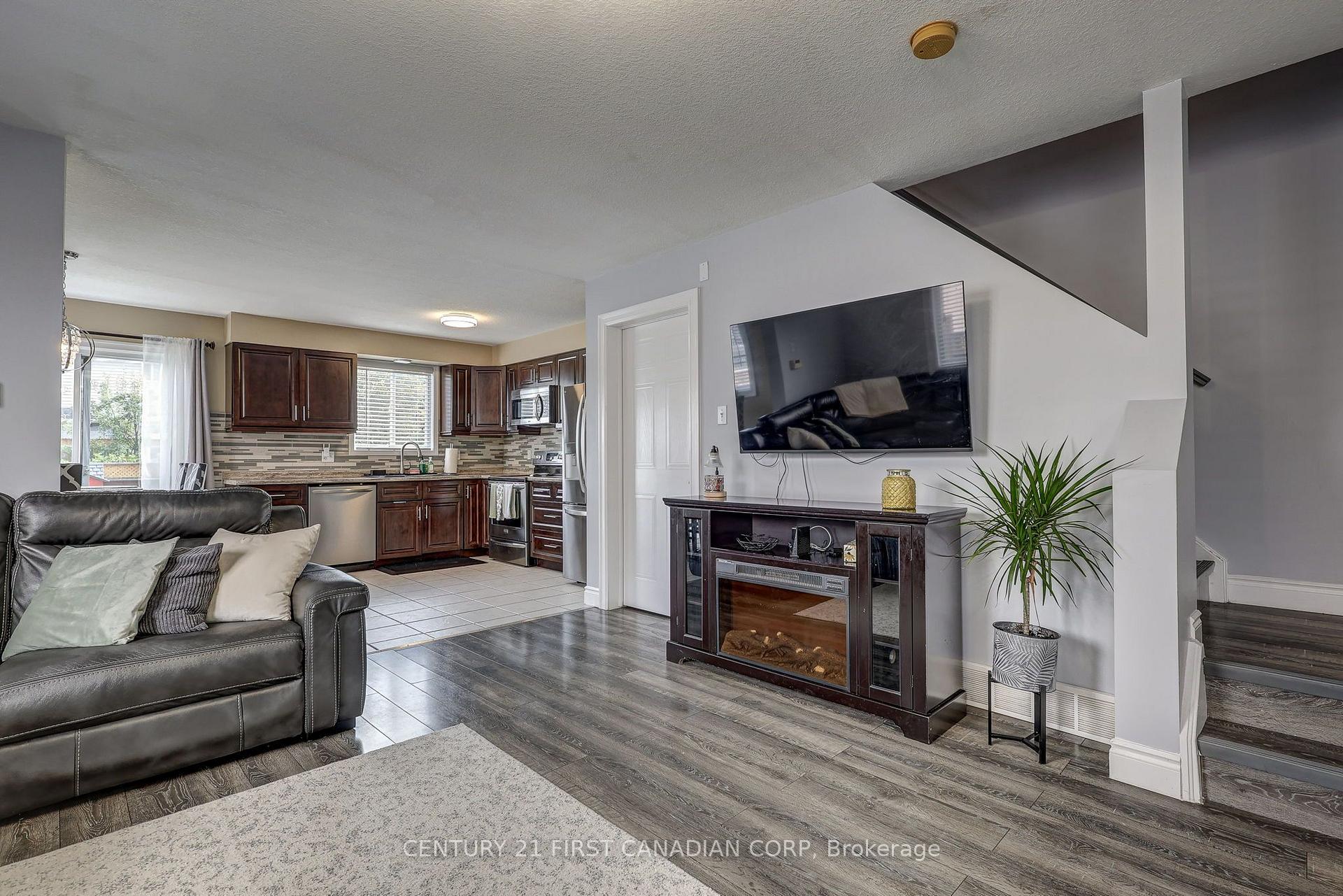 Photo 7 of 232 Ridgeview Place, London, East A — HOMEH