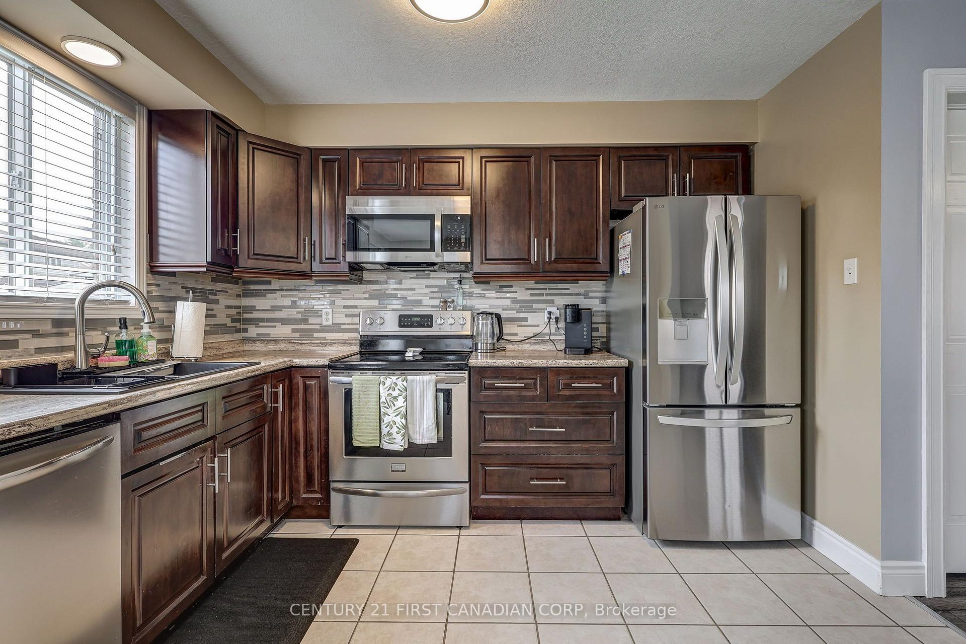 Photo 13 of 232 Ridgeview Place, London, East A — HOMEH