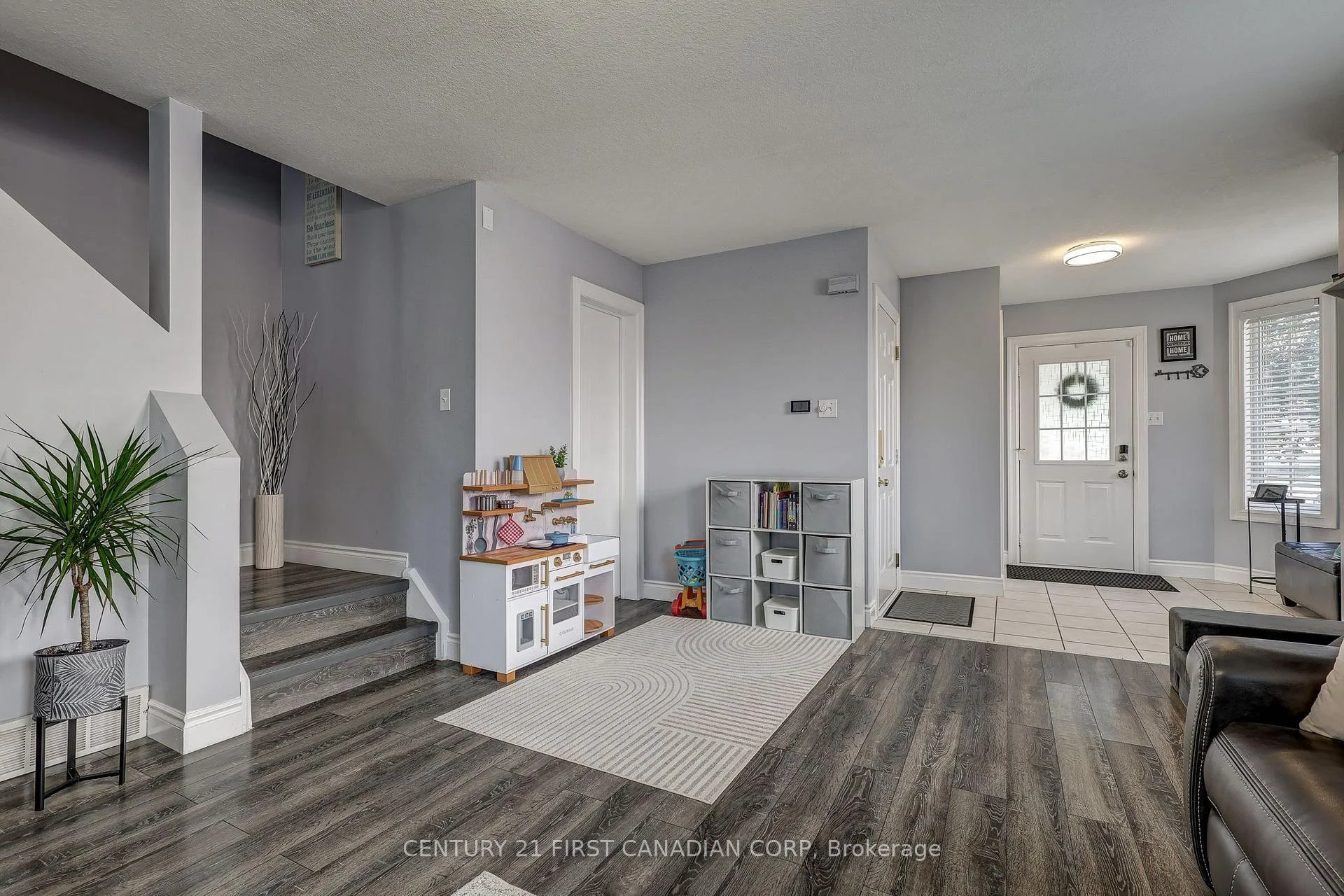 Photo 11 of 232 Ridgeview Place, London, East A — HOMEH