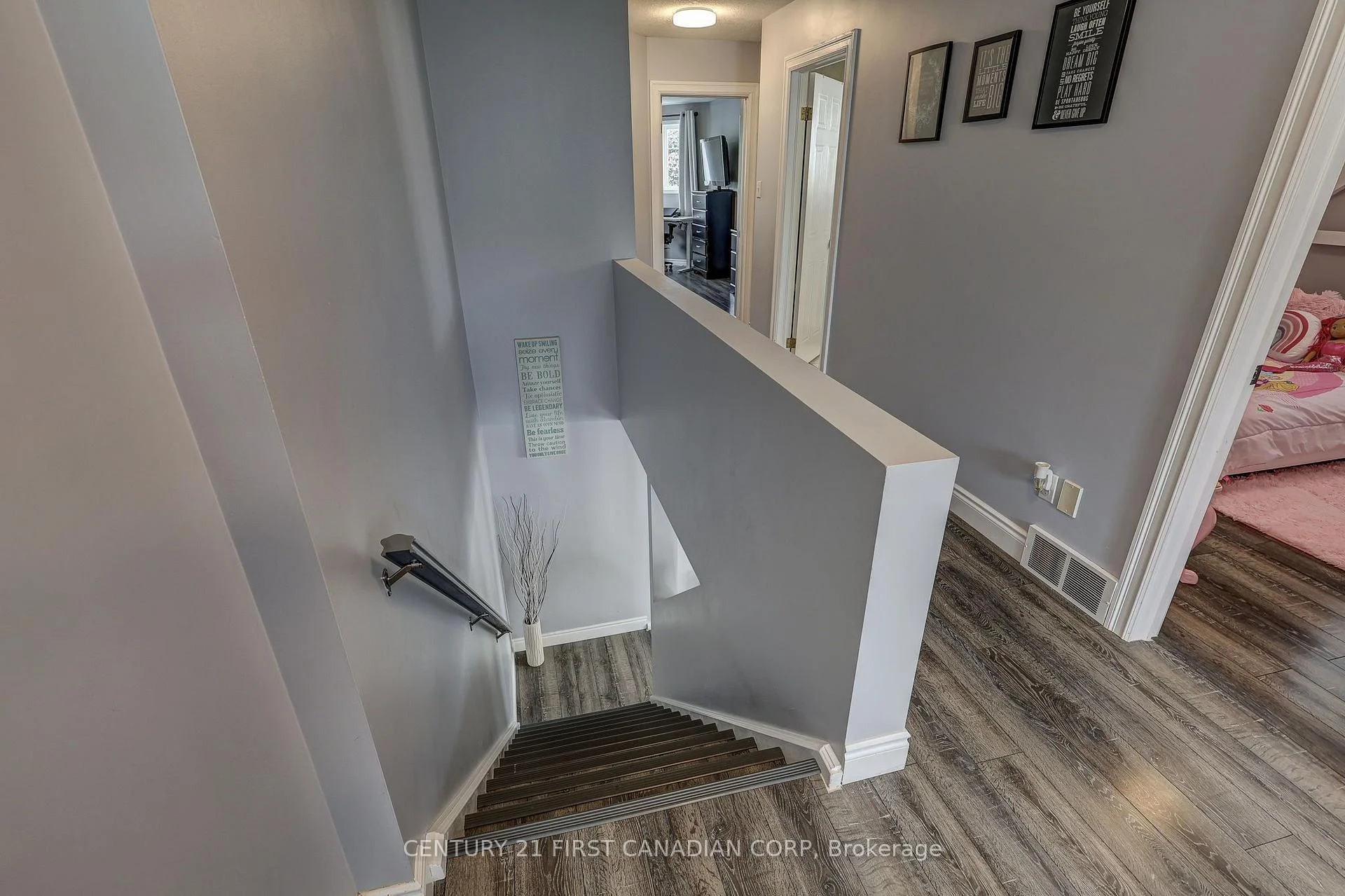 Photo 21 of 232 Ridgeview Place, London, East A — HOMEH