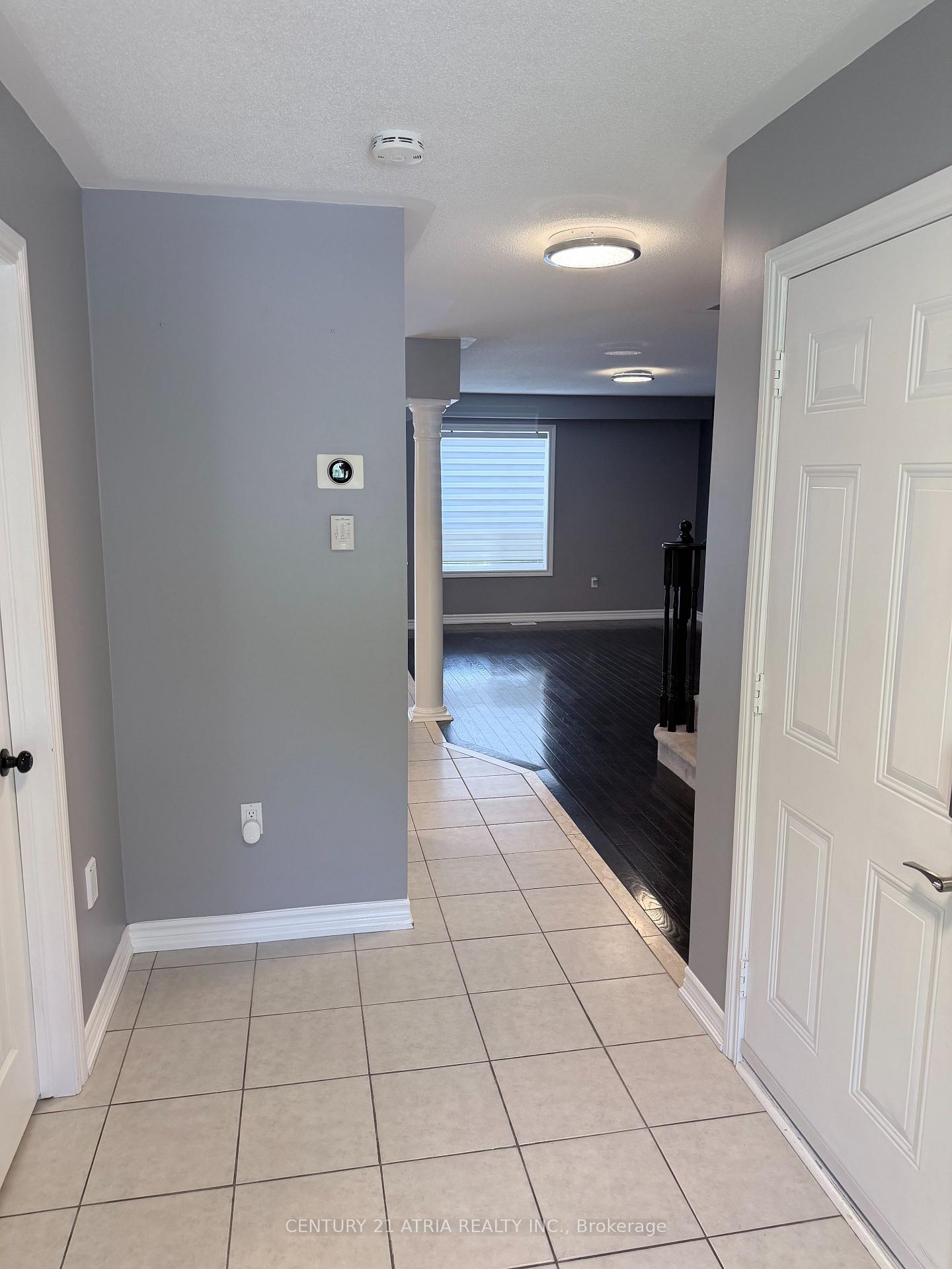 Photo 3 of 43 Redfern Crescent, Clarington, Bowmanville — HOMEH