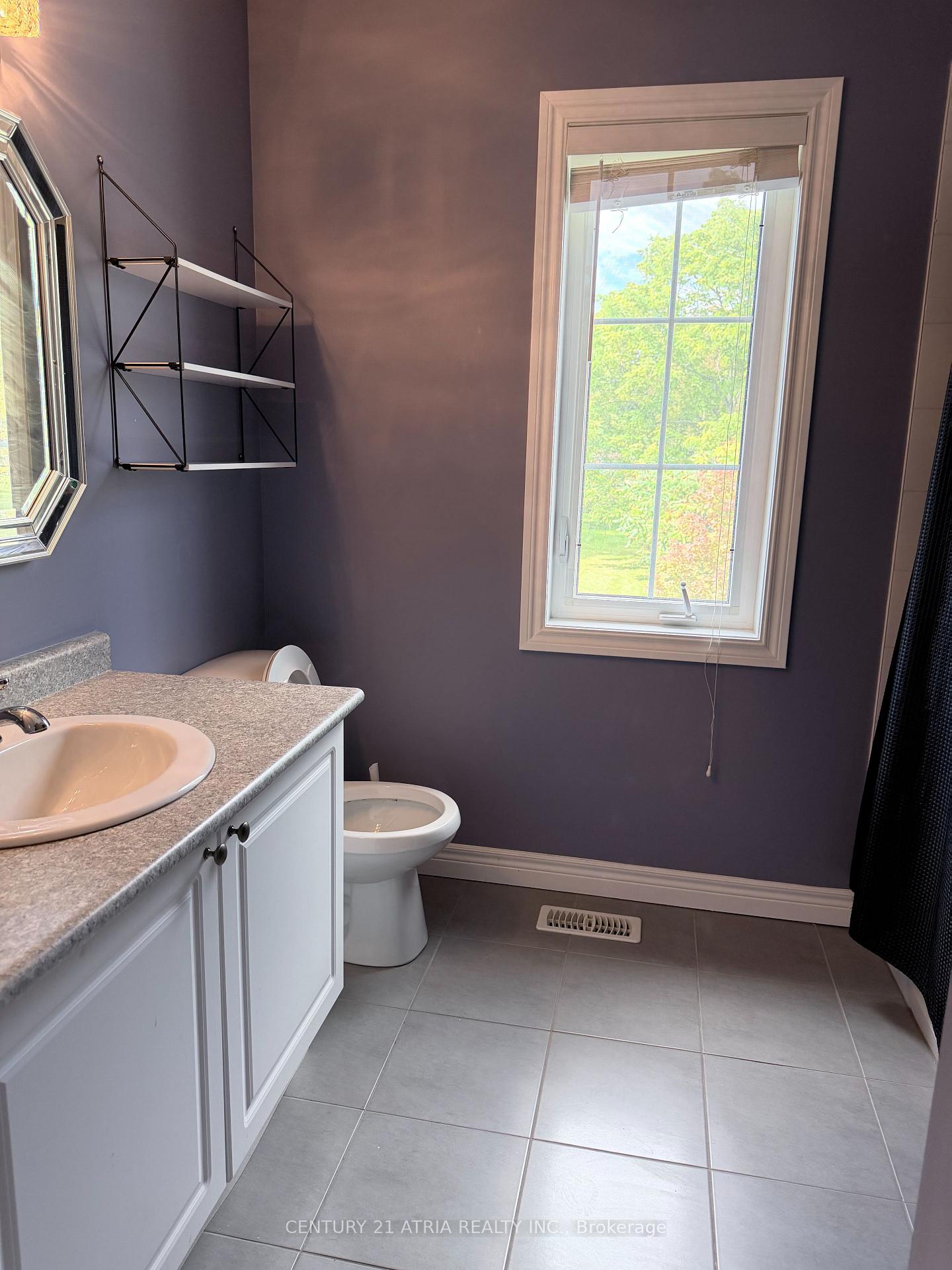 Photo 11 of 43 Redfern Crescent, Clarington, Bowmanville — HOMEH