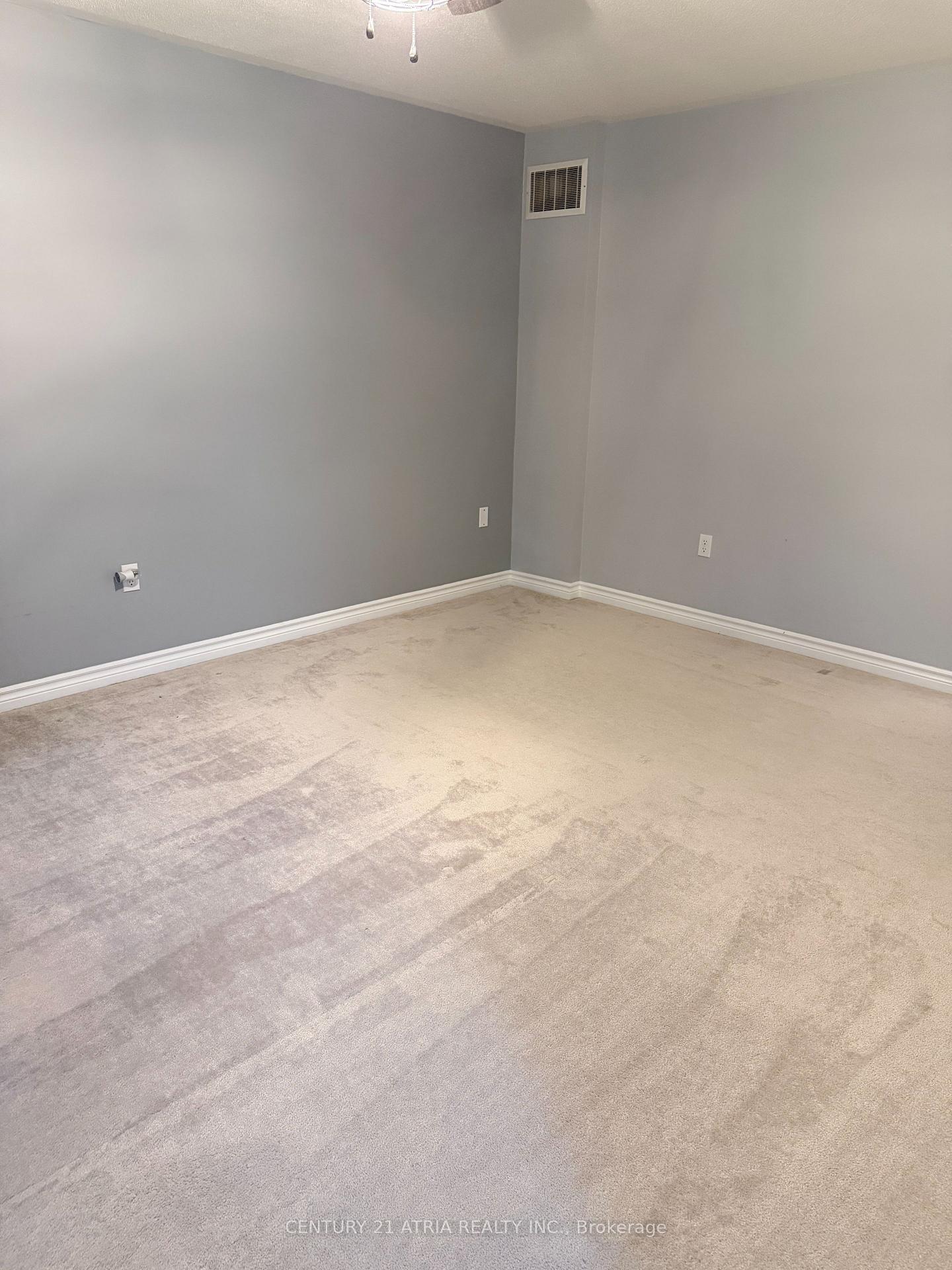 Photo 16 of 43 Redfern Crescent, Clarington, Bowmanville — HOMEH