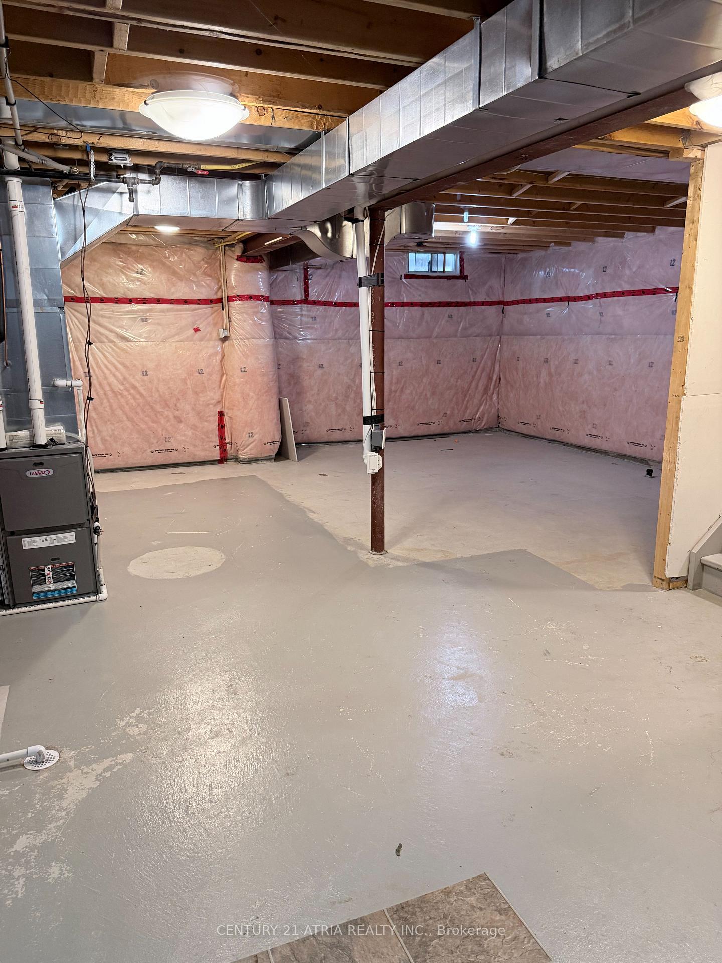 Photo 19 of 43 Redfern Crescent, Clarington, Bowmanville — HOMEH