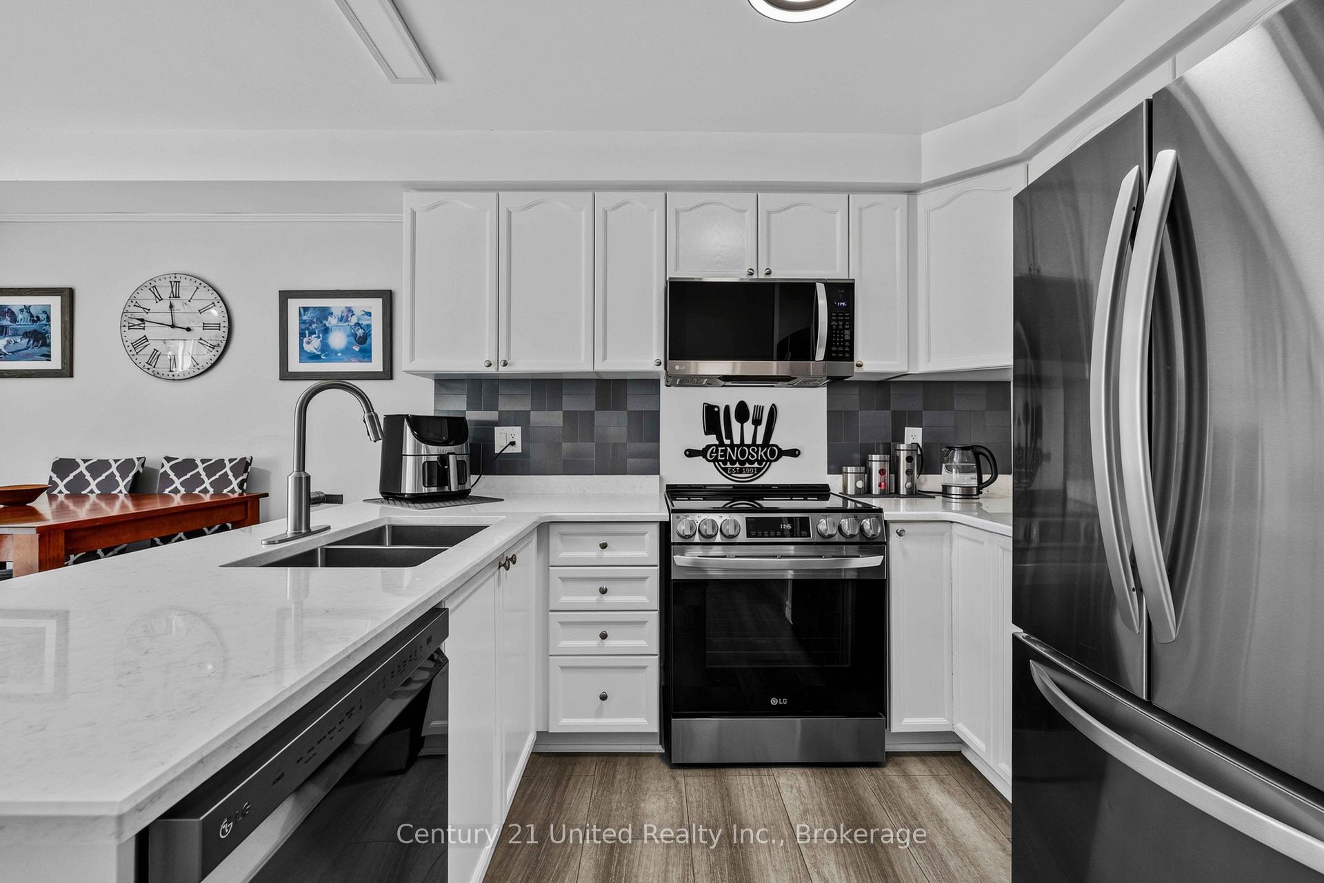 Photo 5 of 49 Waterview Lane, Clarington, Newcastle — HOMEH