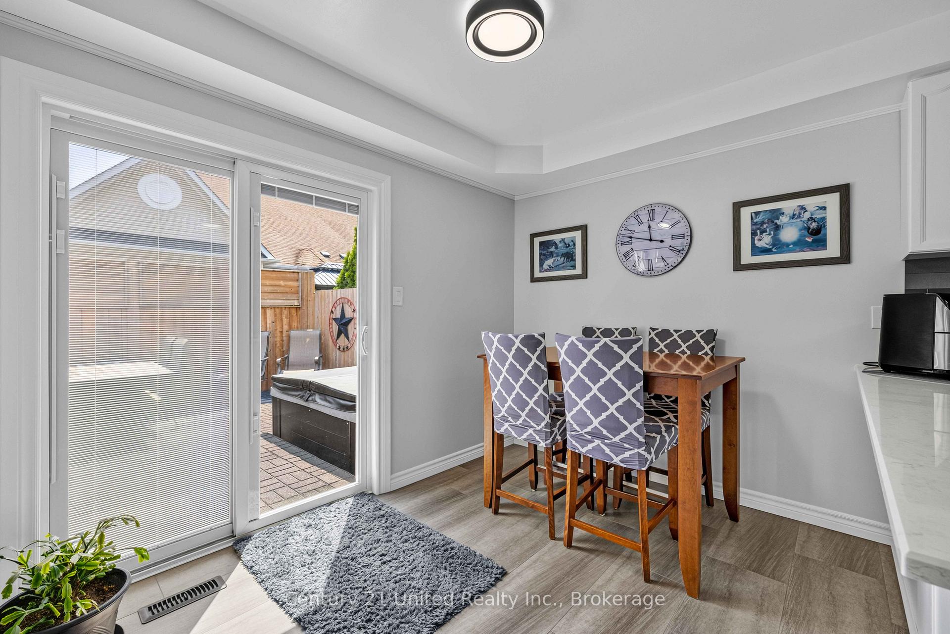 Photo 8 of 49 Waterview Lane, Clarington, Newcastle — HOMEH