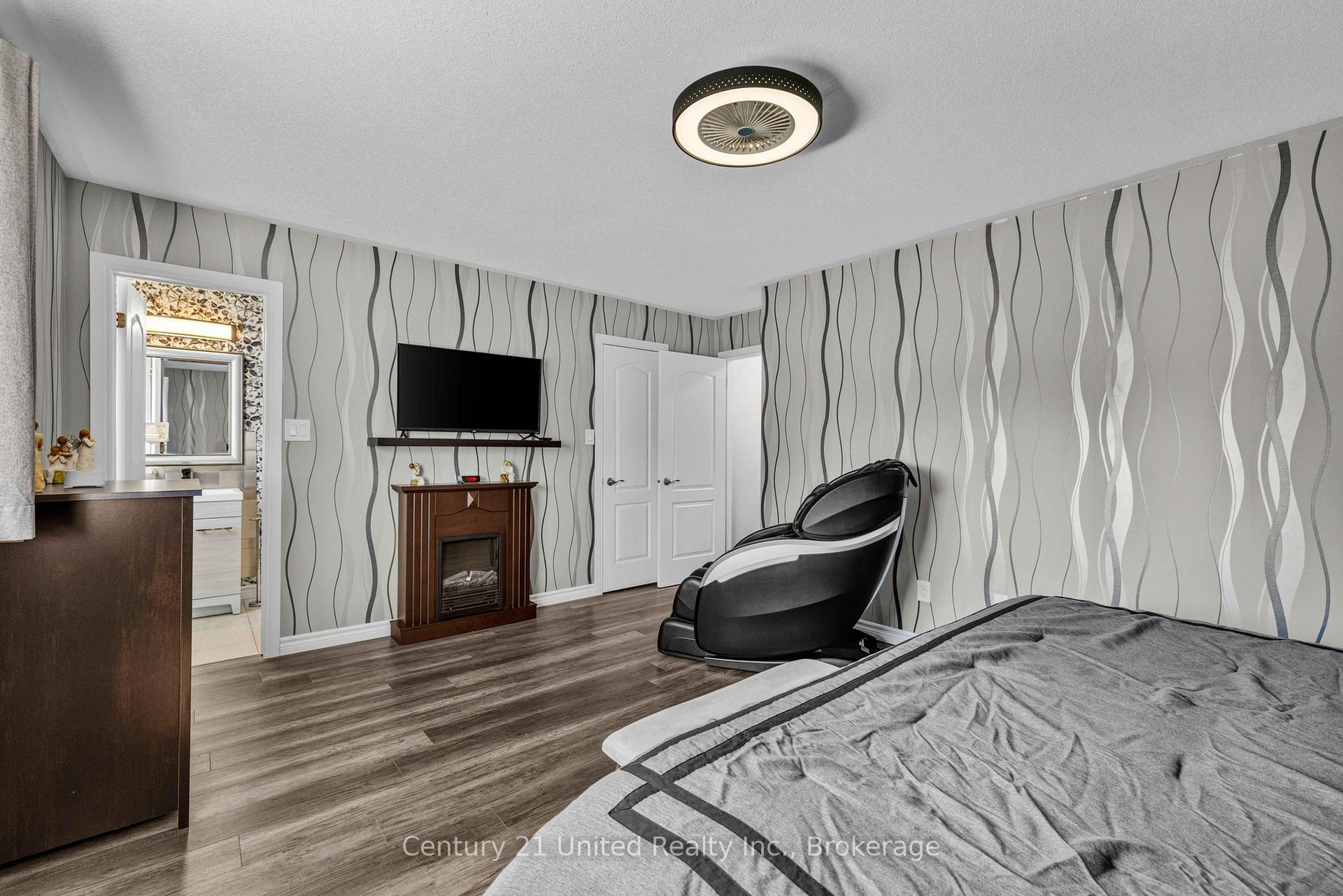 Photo 14 of 49 Waterview Lane, Clarington, Newcastle — HOMEH