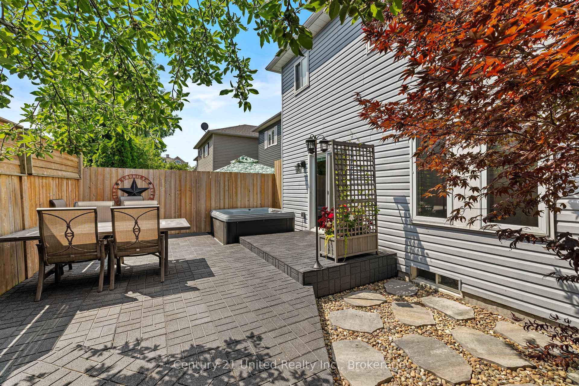 Photo 35 of 49 Waterview Lane, Clarington, Newcastle — HOMEH