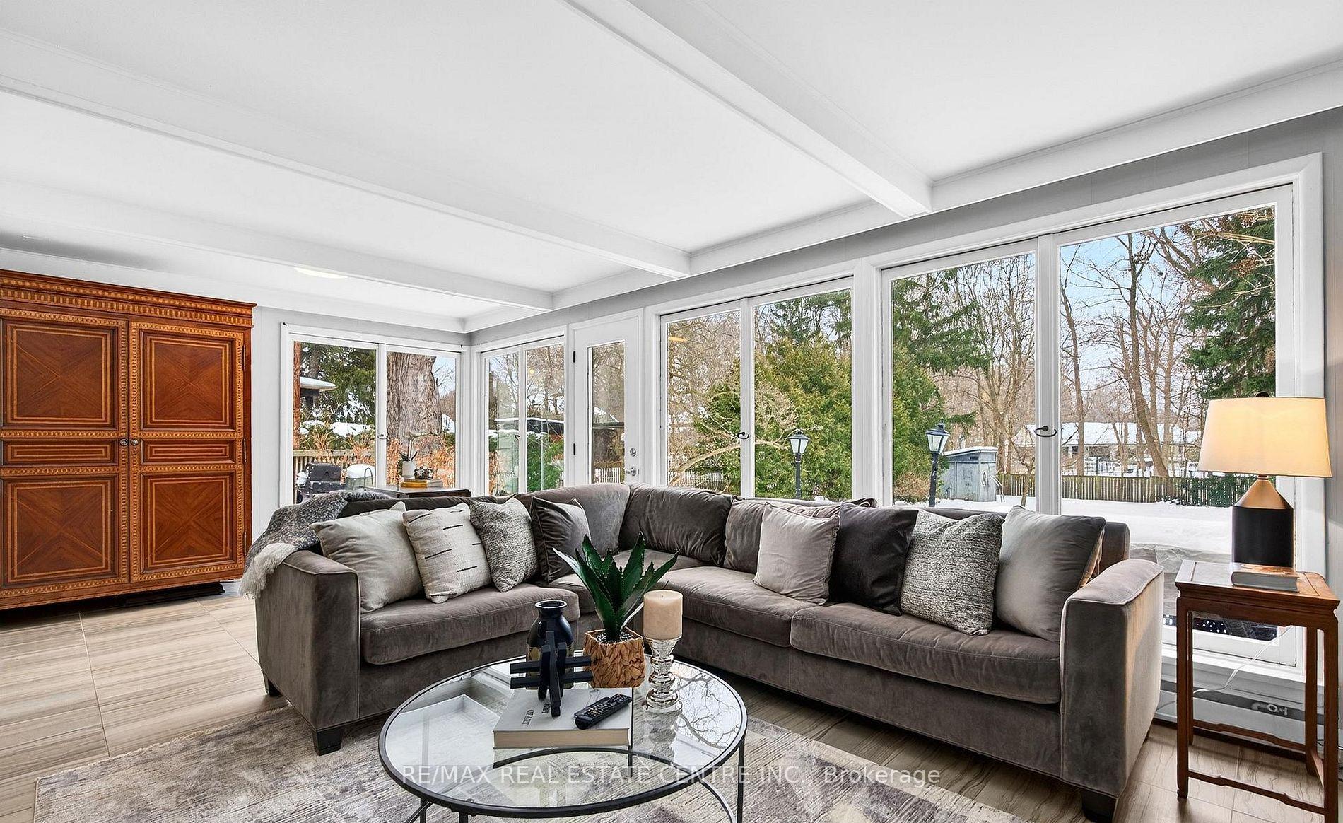 Photo 12 of 582 Cedar Avenue, Burlington, LaSalle — HOMEH