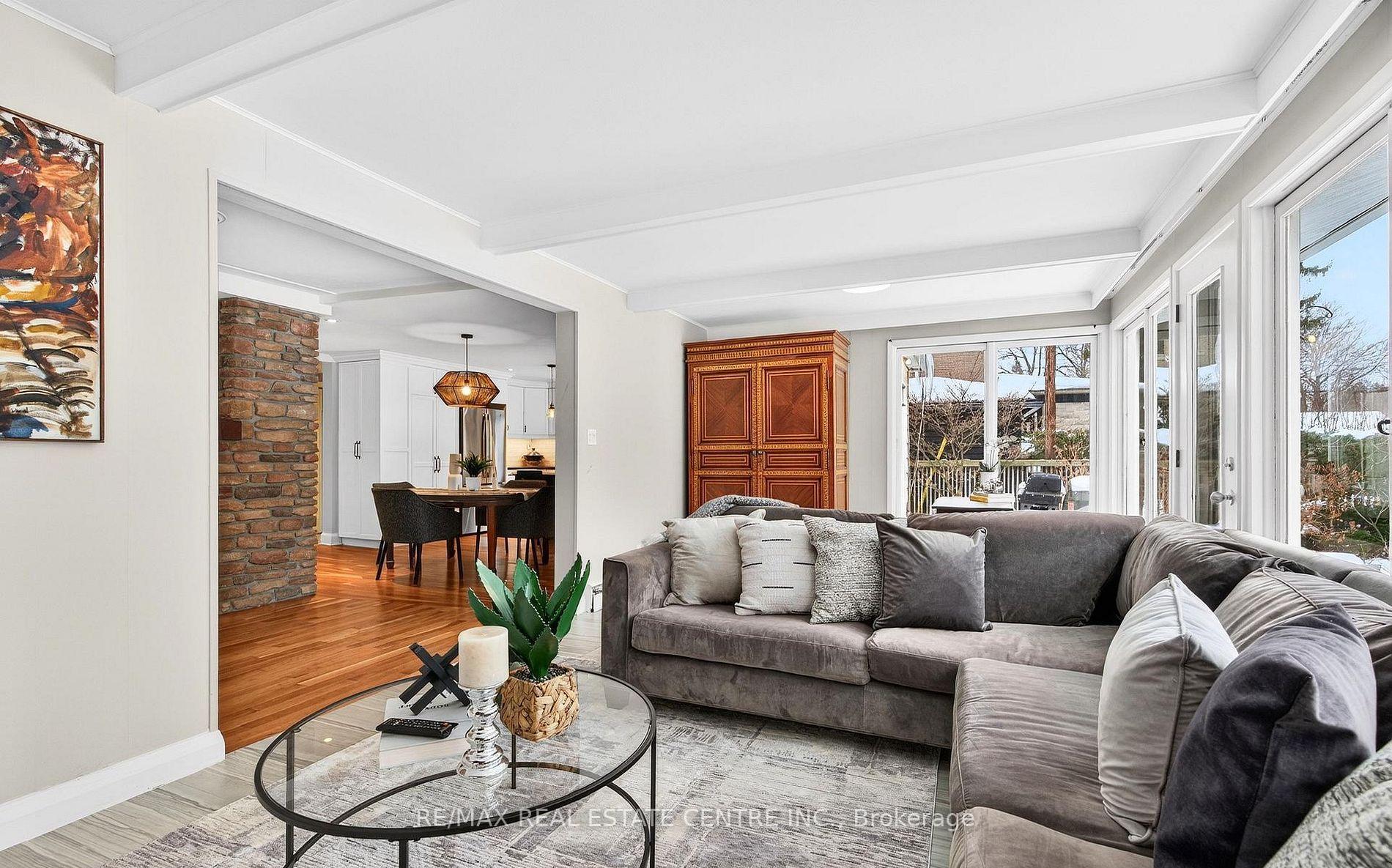 Photo 14 of 582 Cedar Avenue, Burlington, LaSalle — HOMEH