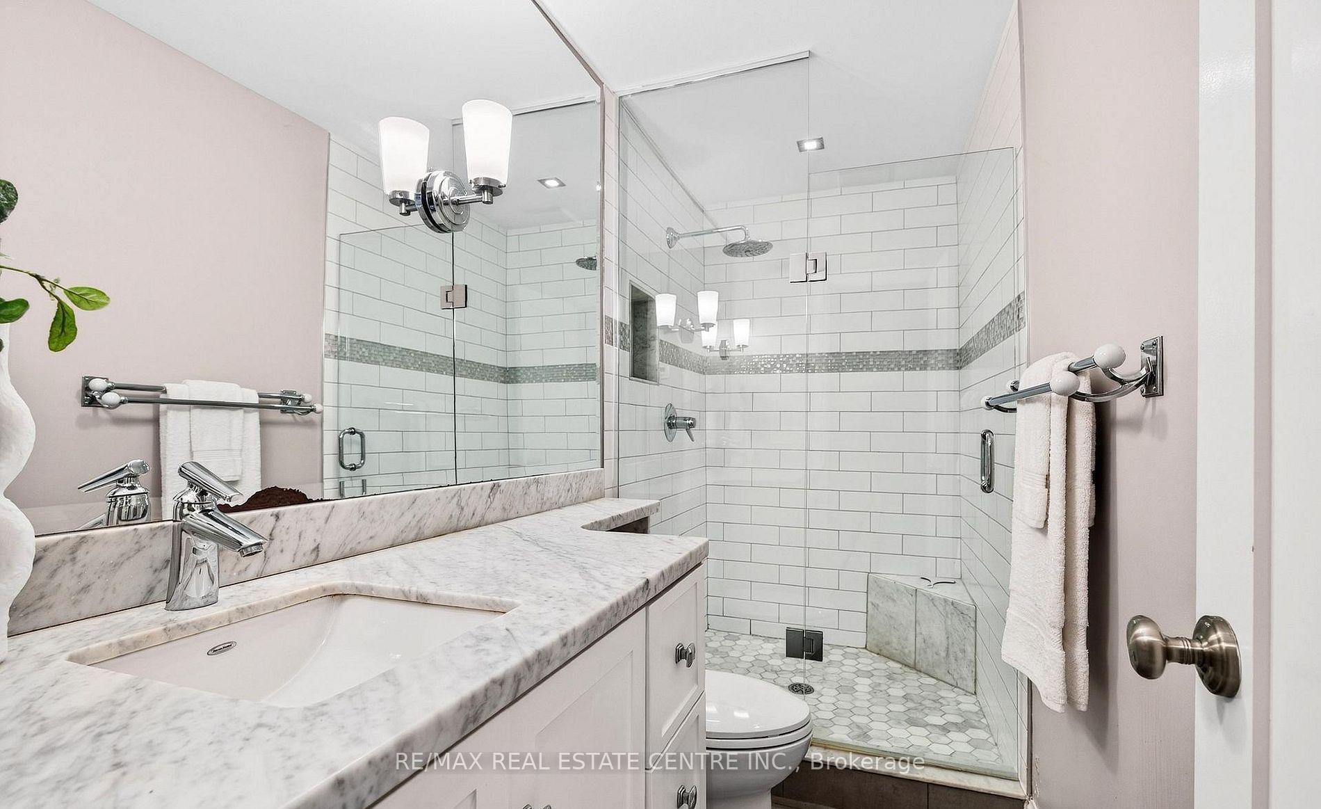 Photo 16 of 582 Cedar Avenue, Burlington, LaSalle — HOMEH