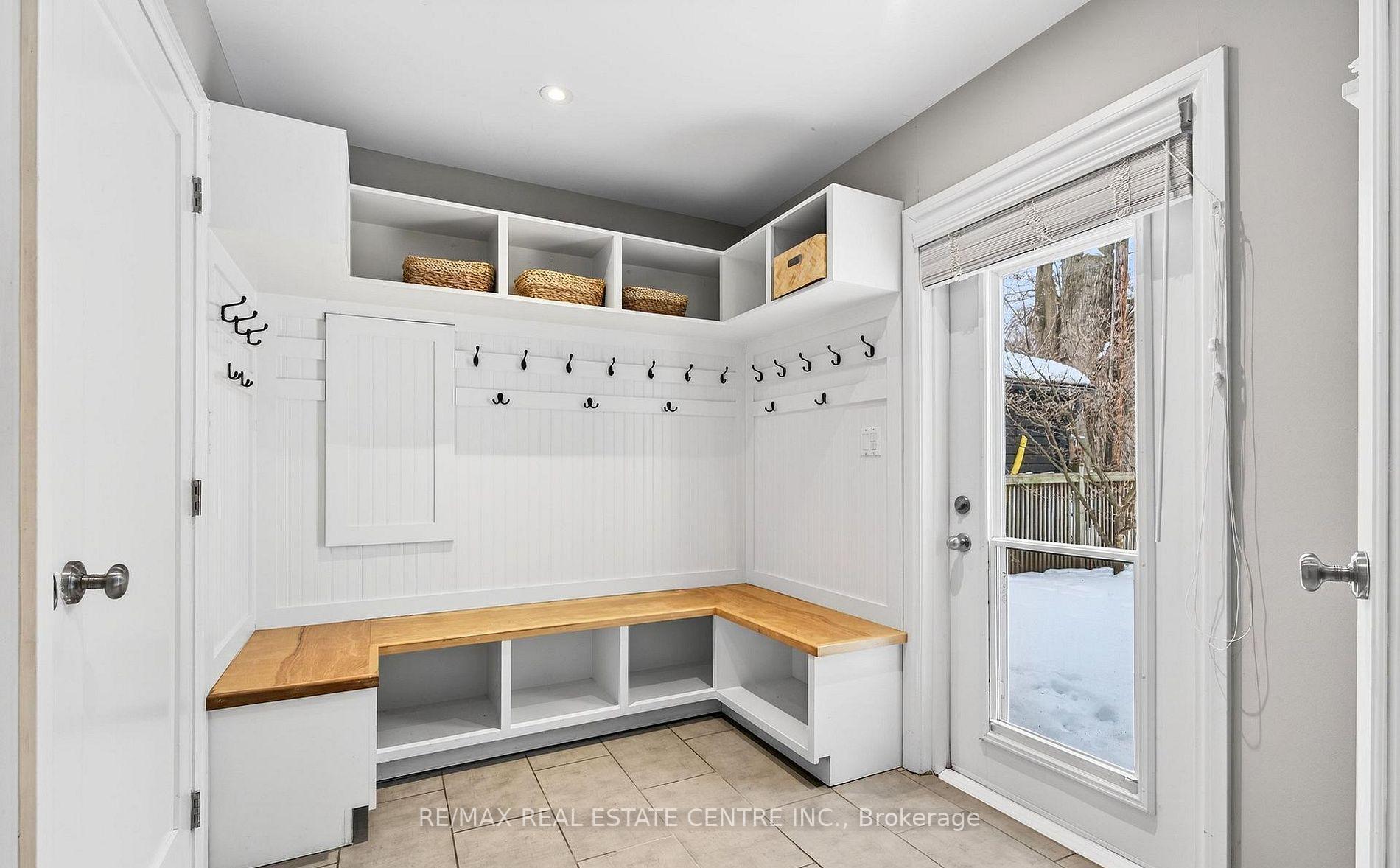 Photo 18 of 582 Cedar Avenue, Burlington, LaSalle — HOMEH