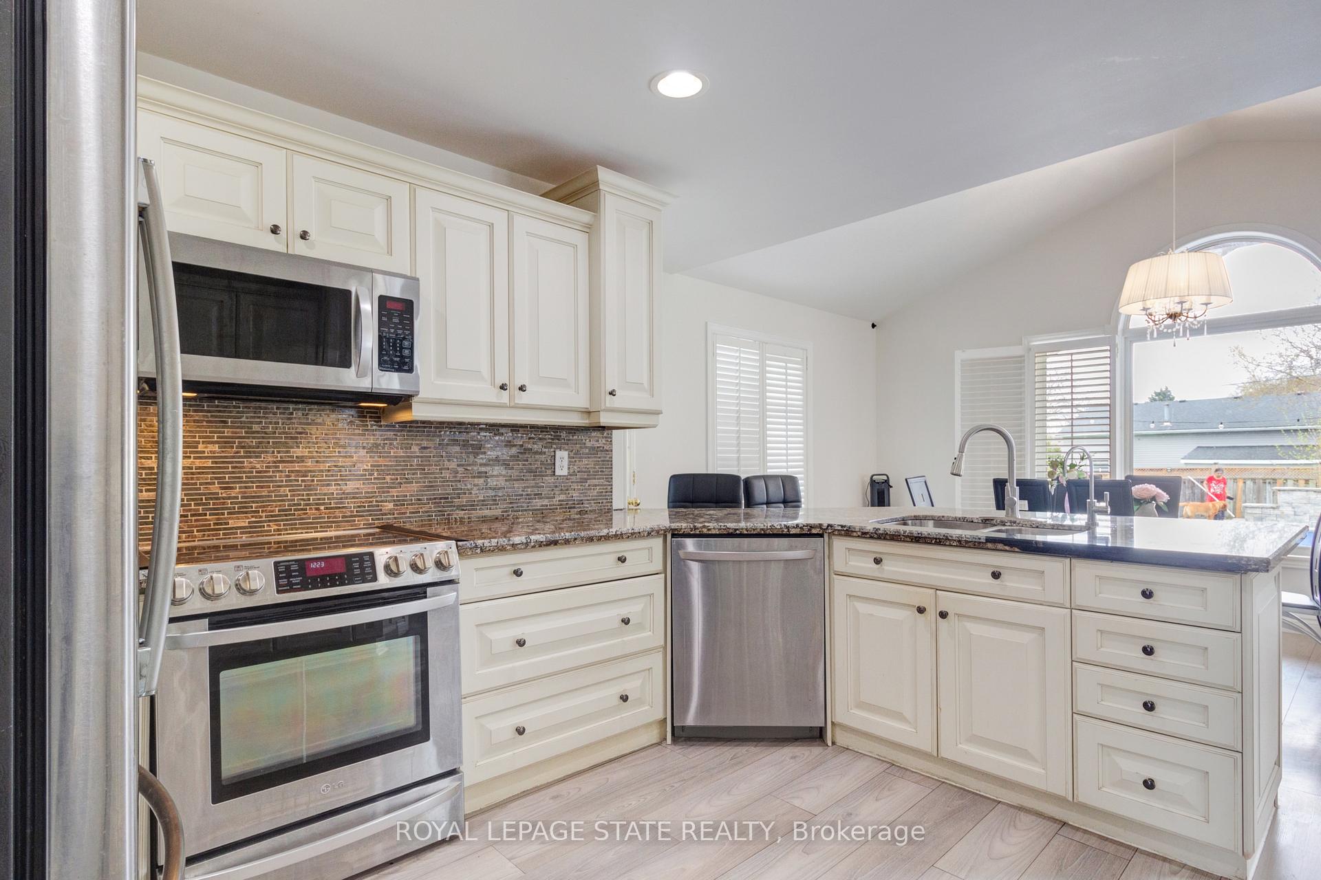 Photo 10 of 86 Margaret Avenue, Hamilton, Stoney Creek — HOMEH
