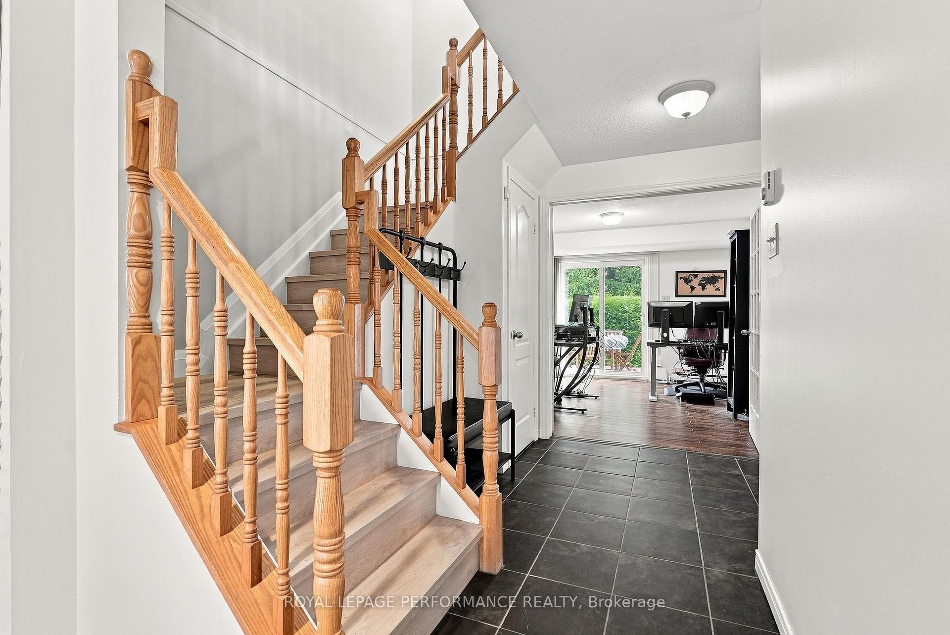 Photo 4 of 1992 Summerfields Crescent, Ottawa, Chapel Hill — HOMEH