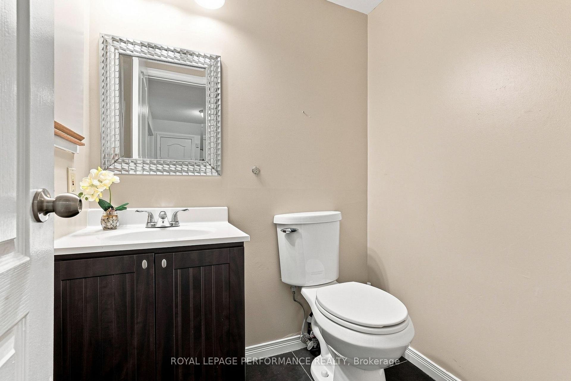 Photo 6 of 1992 Summerfields Crescent, Ottawa, Chapel Hill — HOMEH