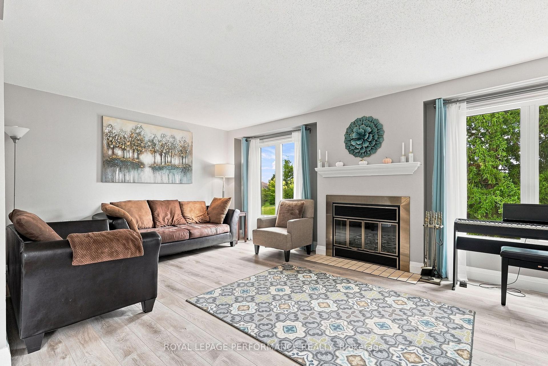 Photo 9 of 1992 Summerfields Crescent, Ottawa, Chapel Hill — HOMEH
