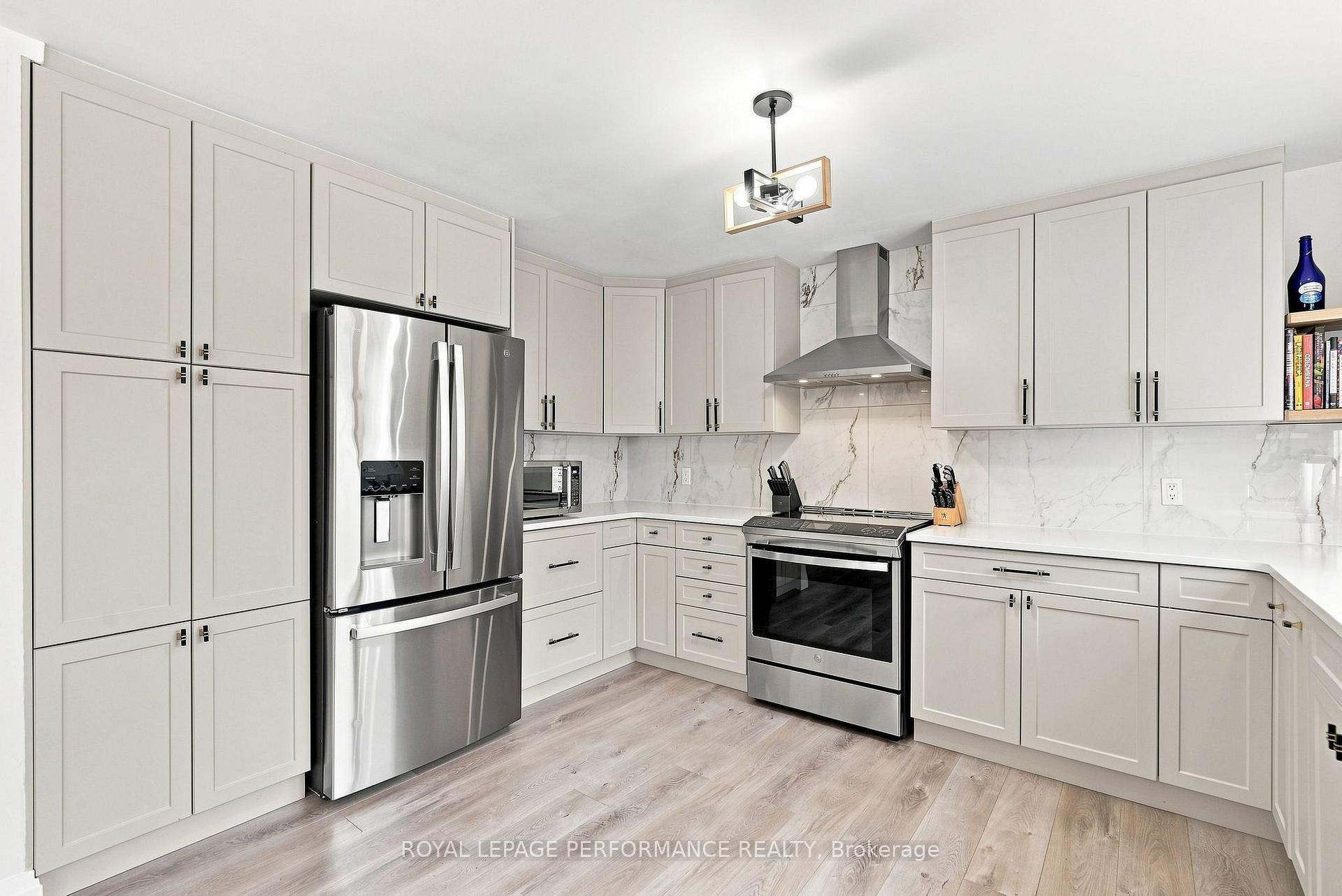 Photo 13 of 1992 Summerfields Crescent, Ottawa, Chapel Hill — HOMEH