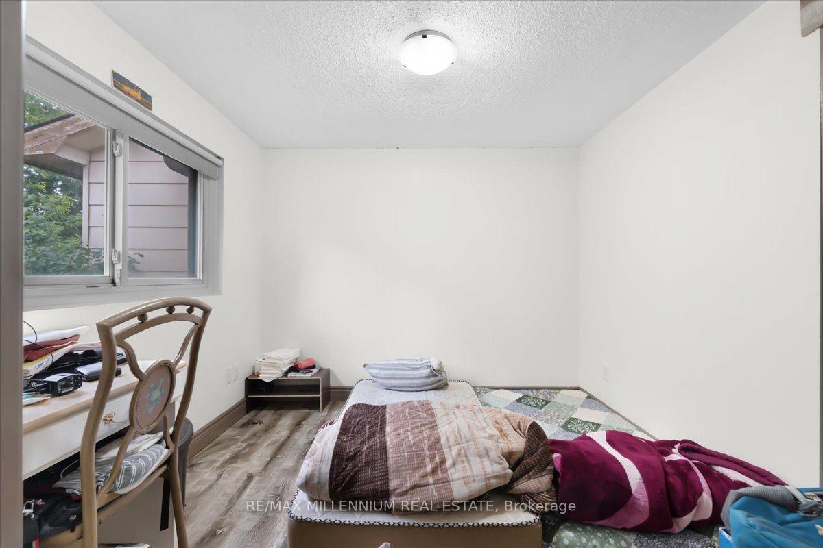 Photo 9 of 26 Talbot Street, Brampton, Bram West — HOMEH