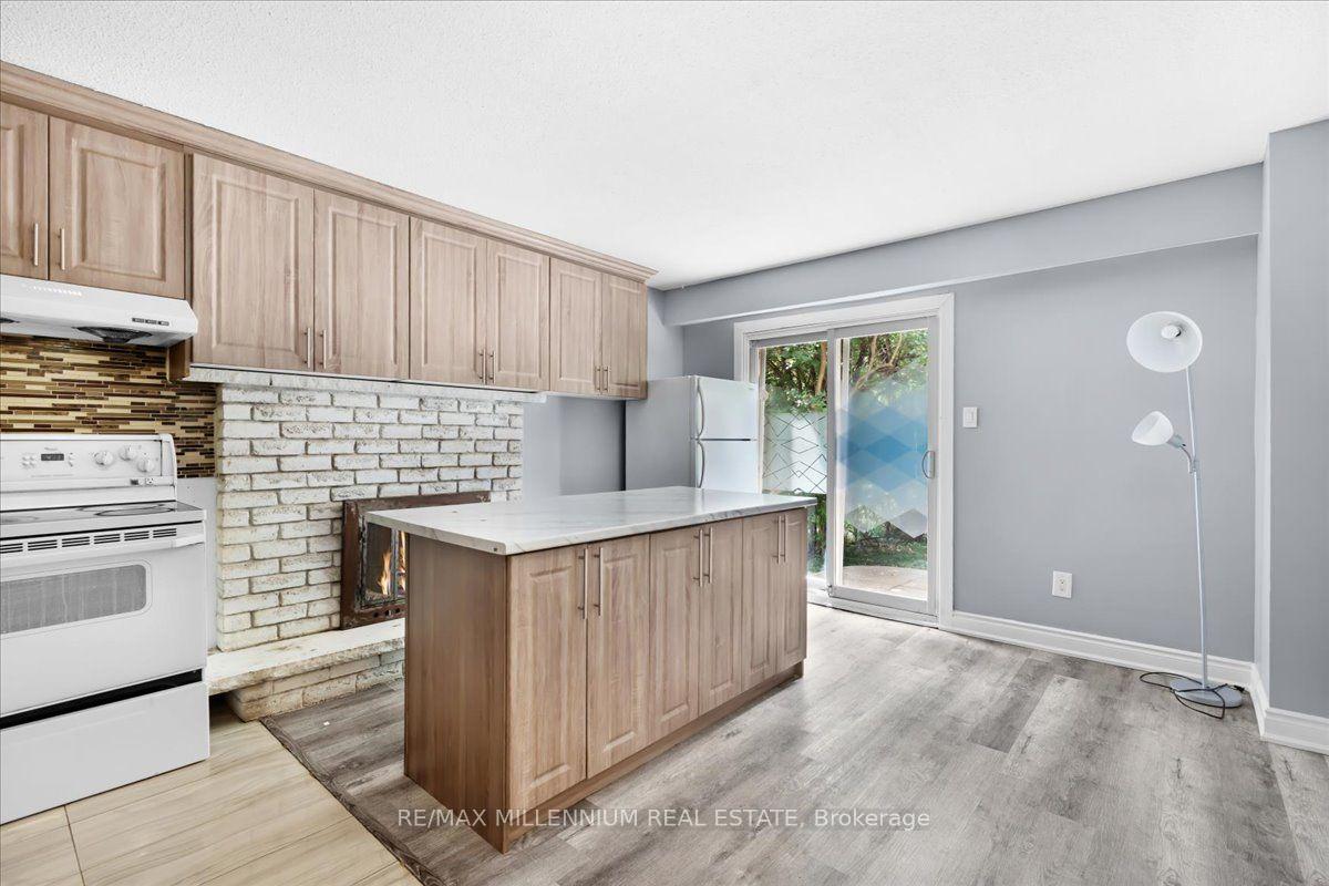 Photo 16 of 26 Talbot Street, Brampton, Bram West — HOMEH