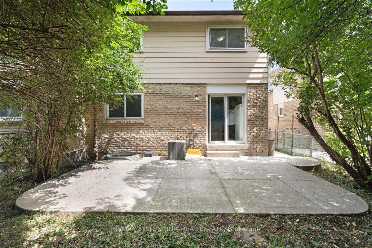 Photo 28 of 26 Talbot Street, Brampton, Bram West — HOMEH