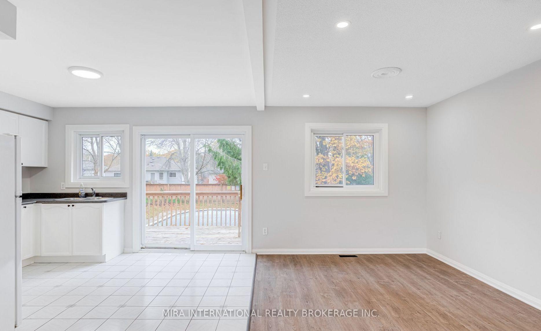 Photo 5 of 25 Leo Boulevard, Wasaga Beach — HOMEH