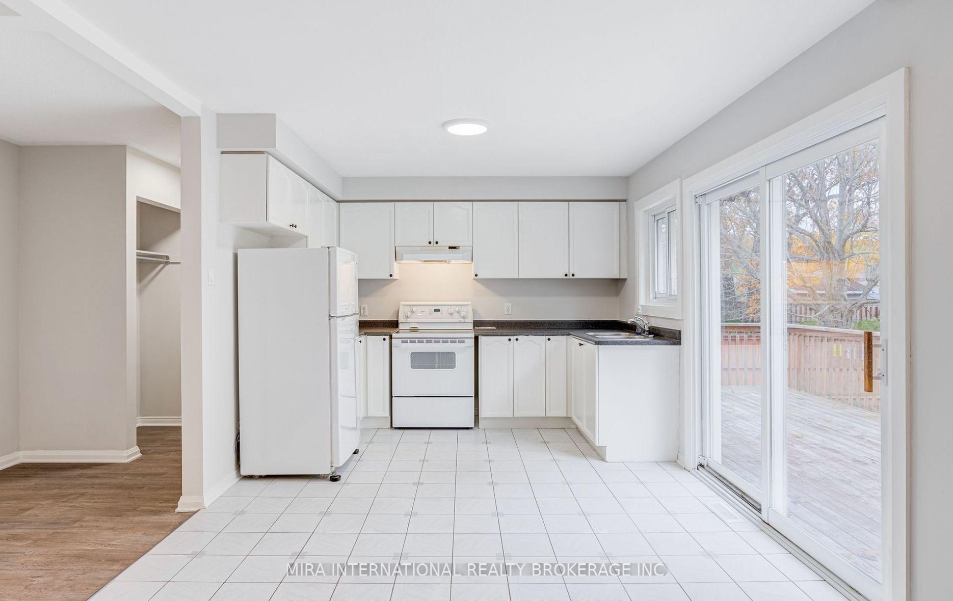 Photo 10 of 25 Leo Boulevard, Wasaga Beach — HOMEH