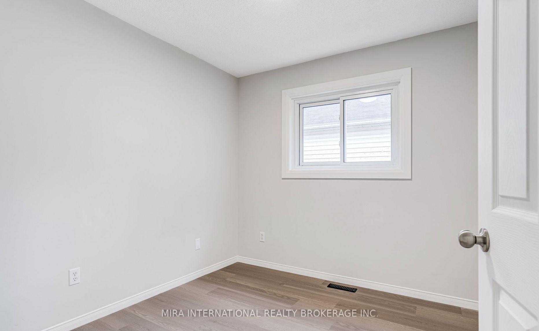 Photo 12 of 25 Leo Boulevard, Wasaga Beach — HOMEH