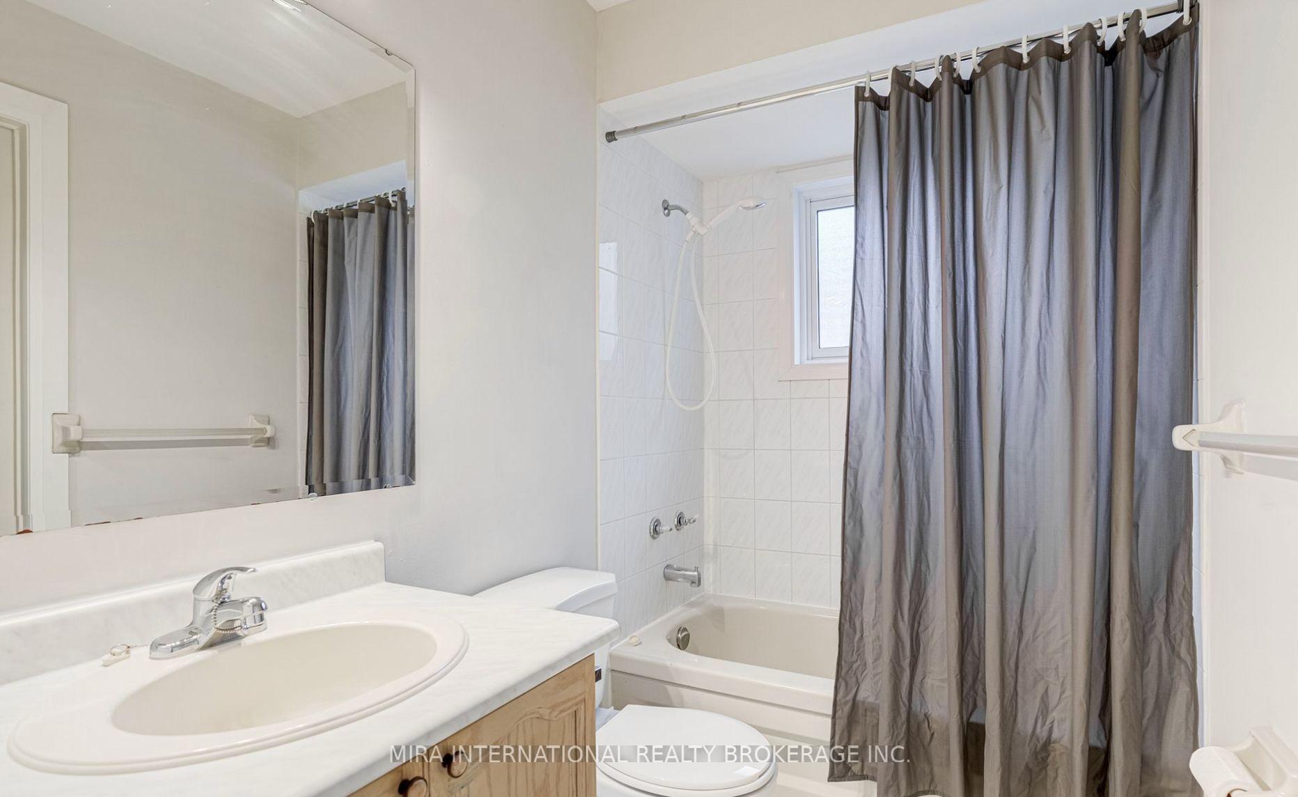Photo 20 of 25 Leo Boulevard, Wasaga Beach — HOMEH