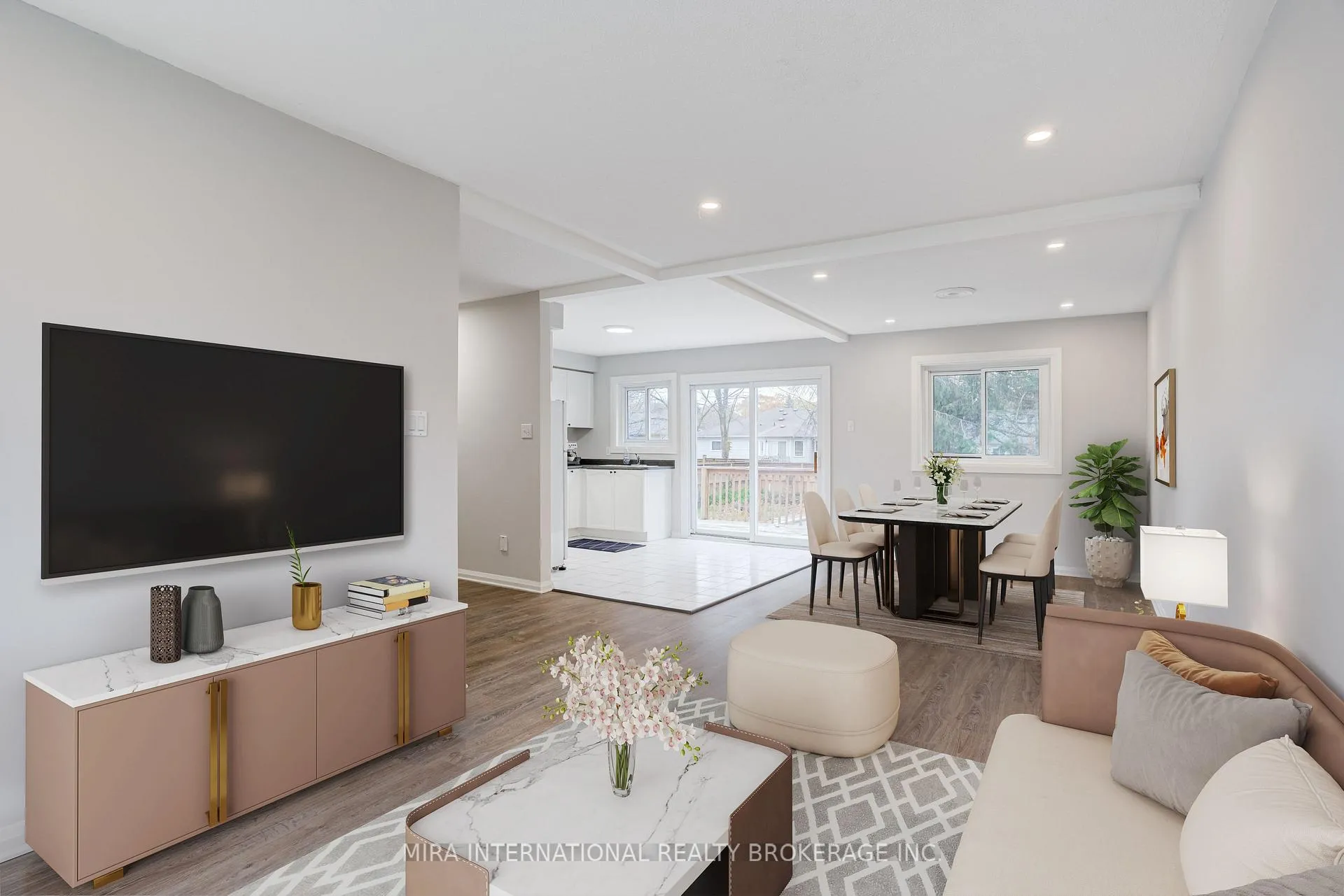 Photo 7 of 25 Leo Boulevard, Wasaga Beach — HOMEH