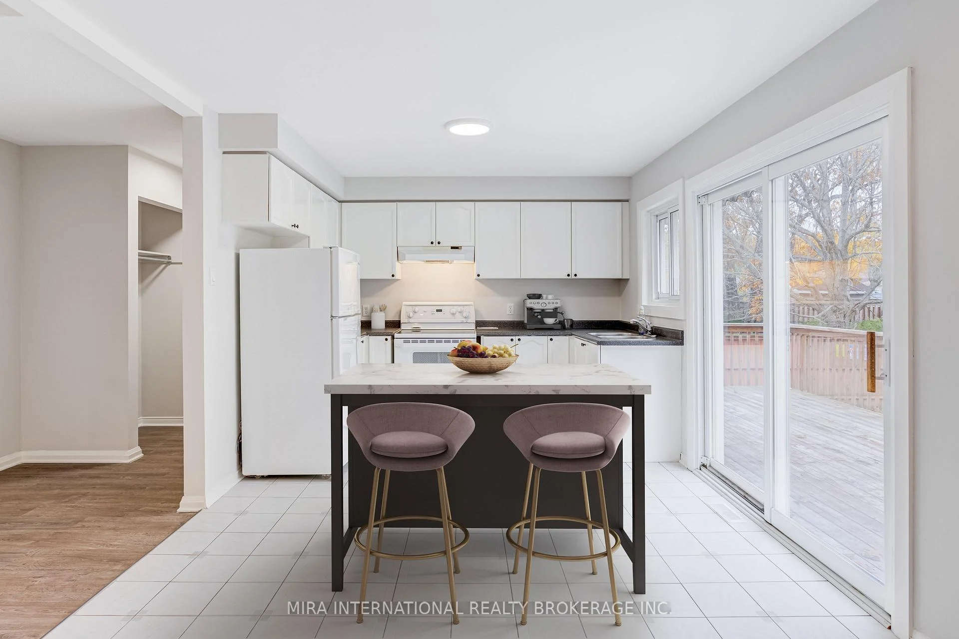 Photo 9 of 25 Leo Boulevard, Wasaga Beach — HOMEH