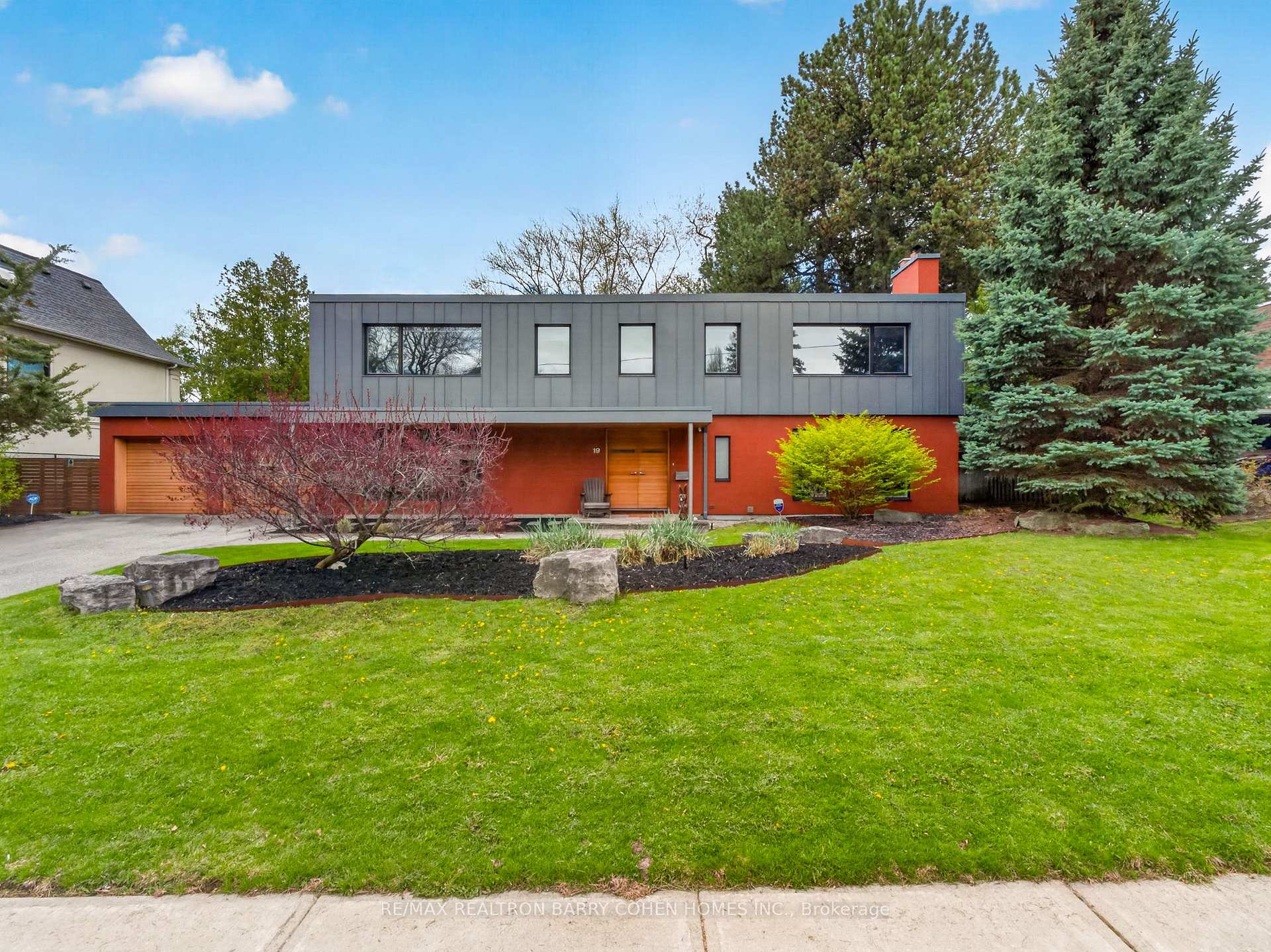 Photo 1 of 19 Saintfield Avenue, North York, Bridle Path-Sunnybrook-York Mills — HOMEH