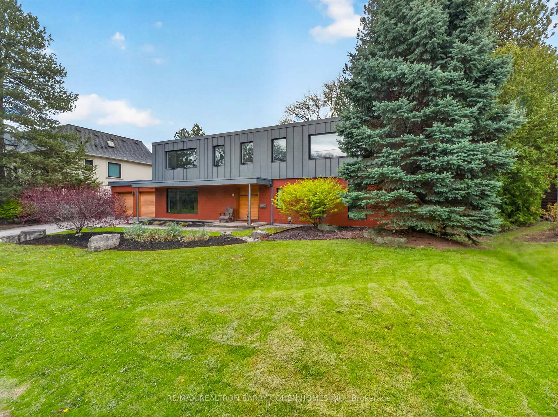 Photo 2 of 19 Saintfield Avenue, North York, Bridle Path-Sunnybrook-York Mills — HOMEH