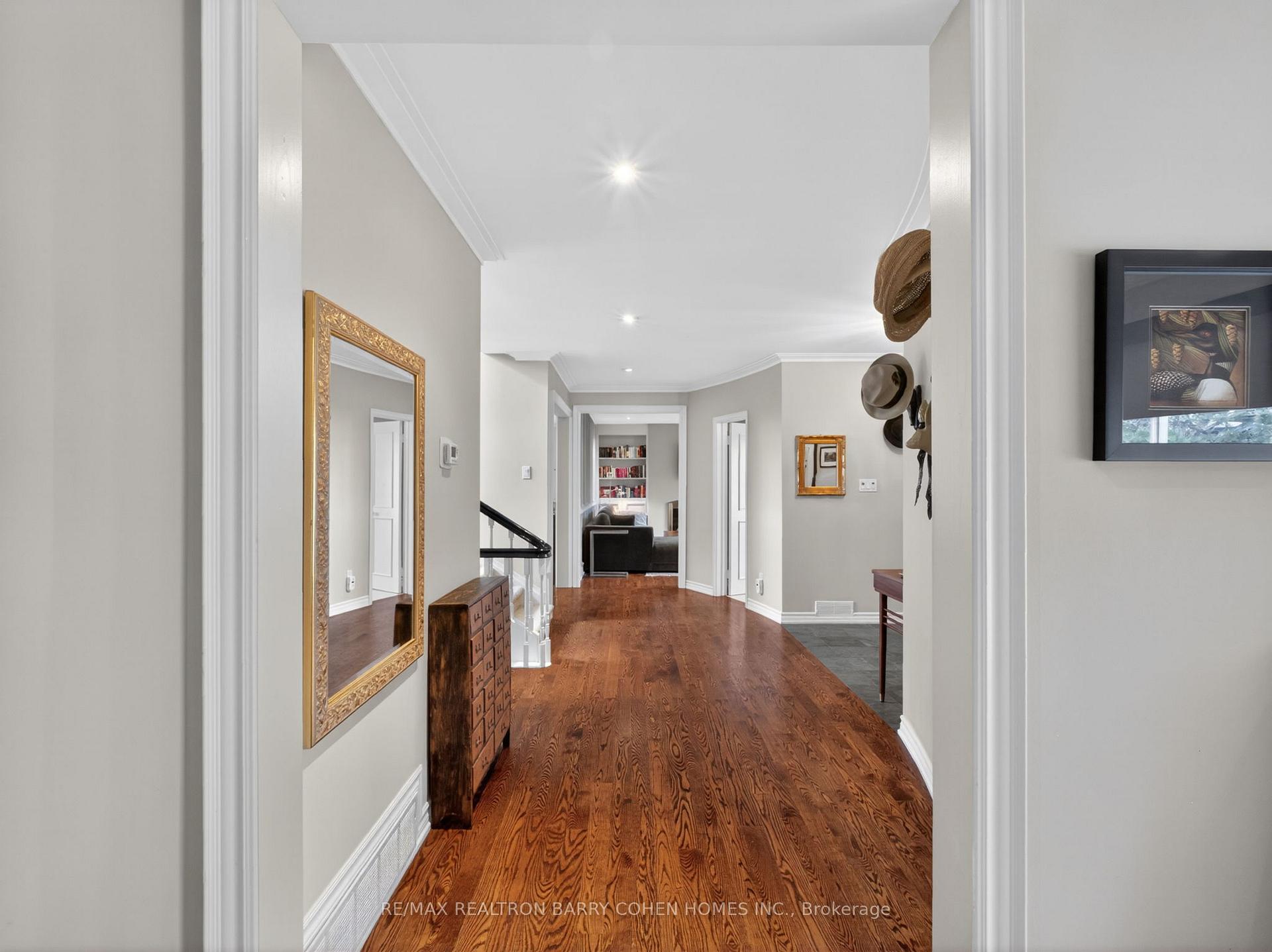 Photo 4 of 19 Saintfield Avenue, North York, Bridle Path-Sunnybrook-York Mills — HOMEH