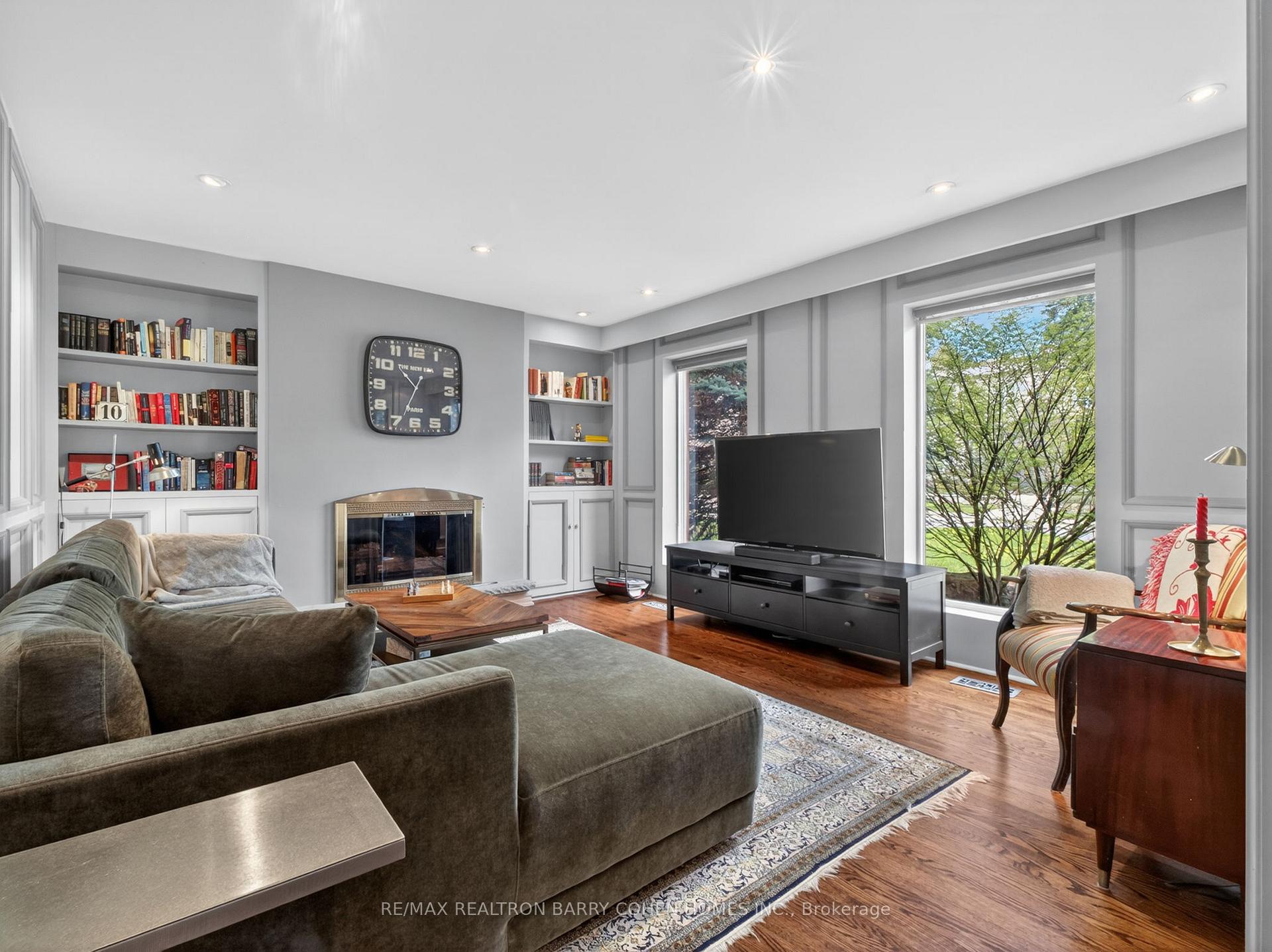 Photo 5 of 19 Saintfield Avenue, North York, Bridle Path-Sunnybrook-York Mills — HOMEH