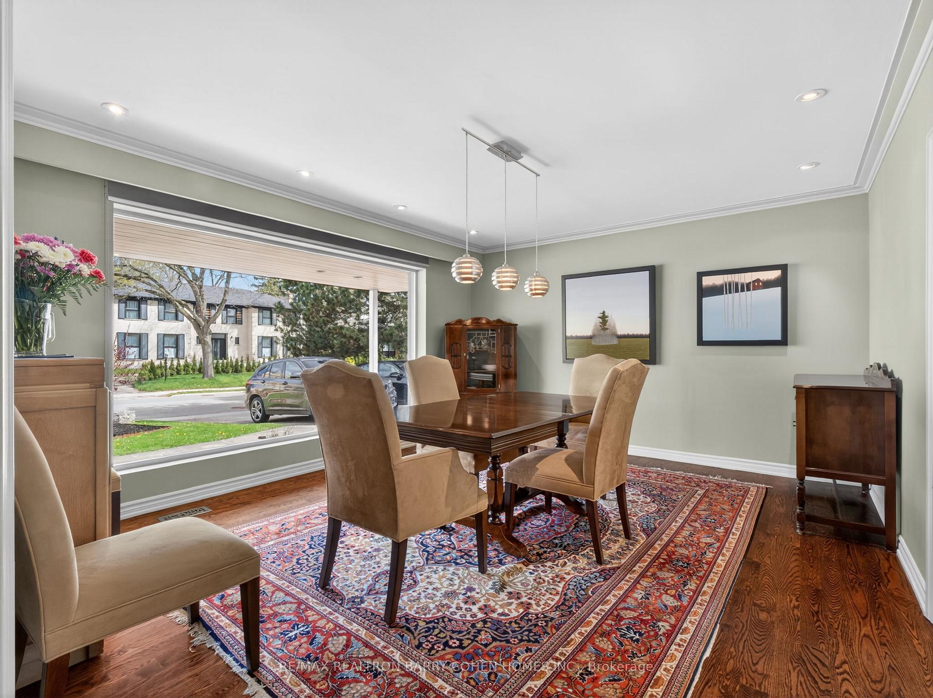 Photo 7 of 19 Saintfield Avenue, North York, Bridle Path-Sunnybrook-York Mills — HOMEH