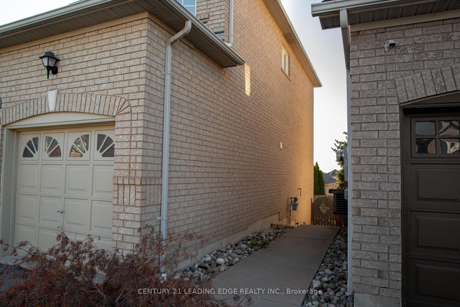 Photo 4 of 157 Dooley Crescent, Ajax, Northwest Ajax — HOMEH