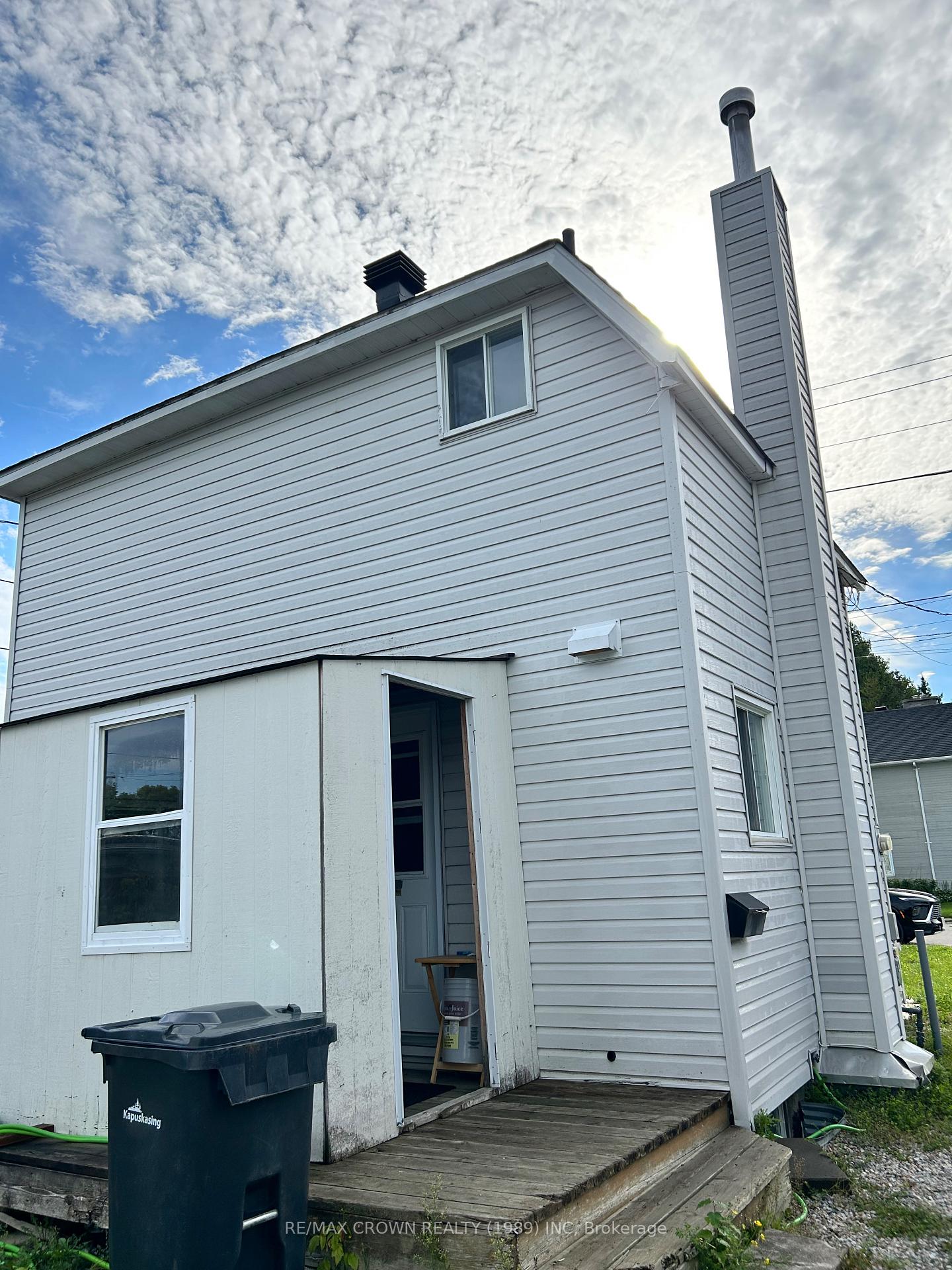 Photo 3 of 45 Dallyn Avenue, Kapuskasing — HOMEH