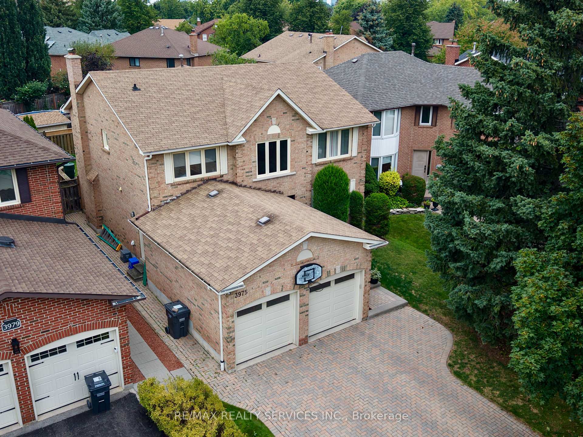 Photo 3 of 3975 Seebring Crescent, Mississauga, Erin Mills — HOMEH