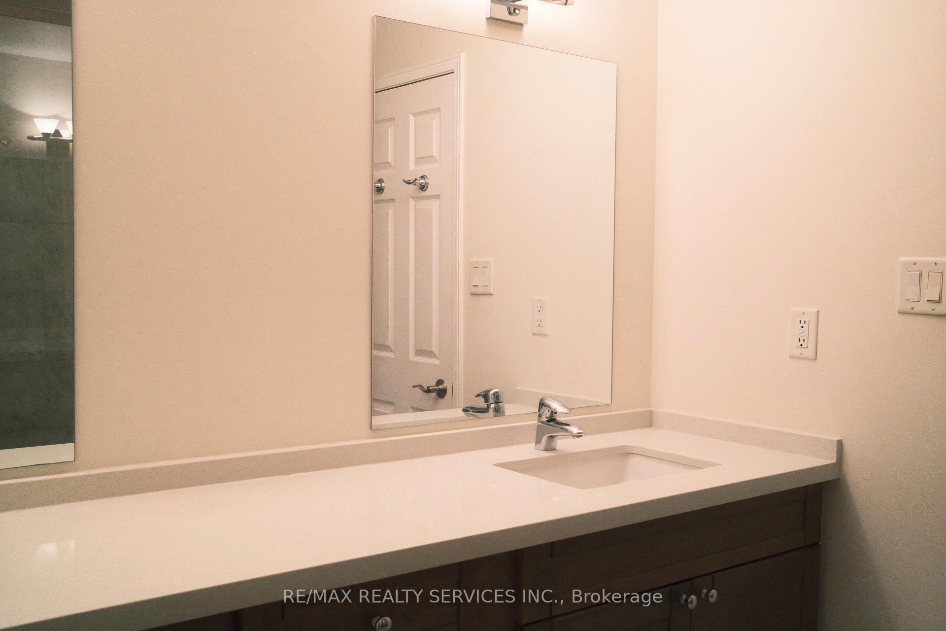 Photo 15 of 3975 Seebring Crescent, Mississauga, Erin Mills — HOMEH
