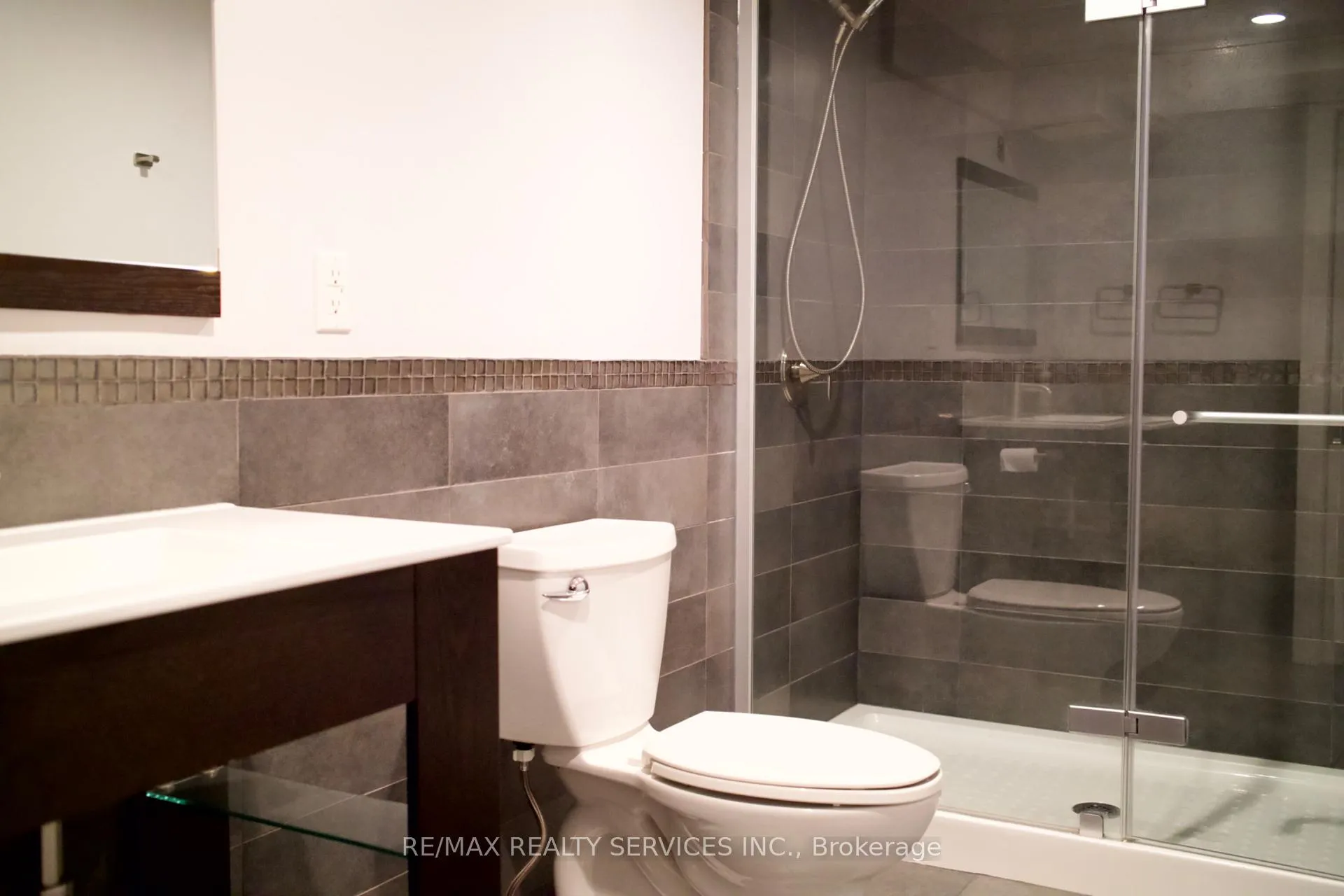 Photo 17 of 3975 Seebring Crescent, Mississauga, Erin Mills — HOMEH