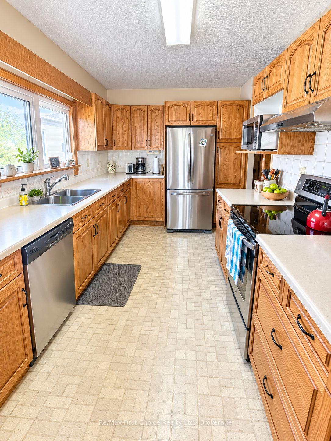 Photo 2 of 248 Third St Street E, Fort Frances — HOMEH