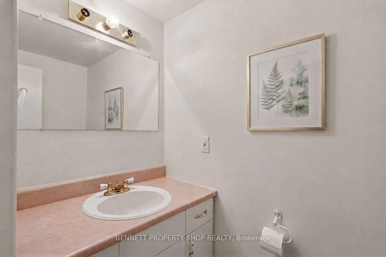Photo 13 of Unit 1, 837 Eastvale Drive, Ottawa, Beaconwood — HOMEH