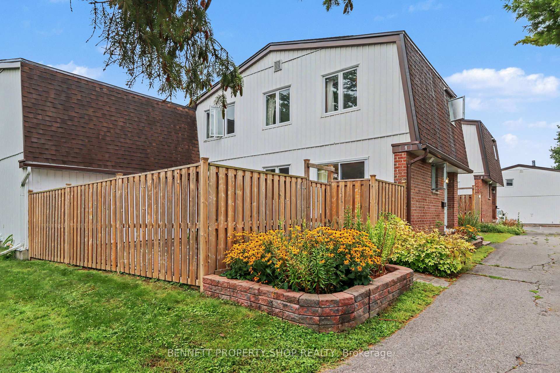Photo 17 of Unit 1, 837 Eastvale Drive, Ottawa, Beaconwood — HOMEH